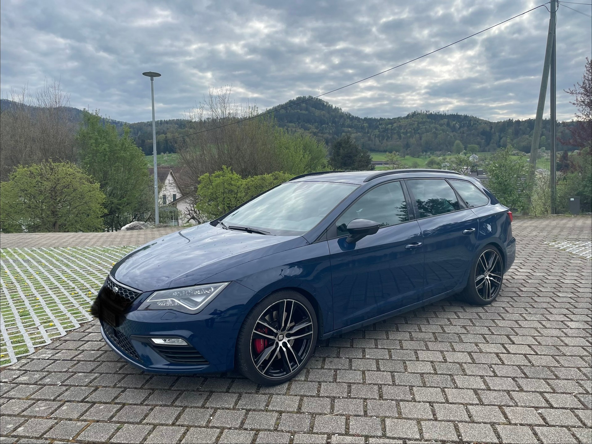 SEAT Leon ST 2.0 TSI Cupra 300 4 Drive DSG-image-8