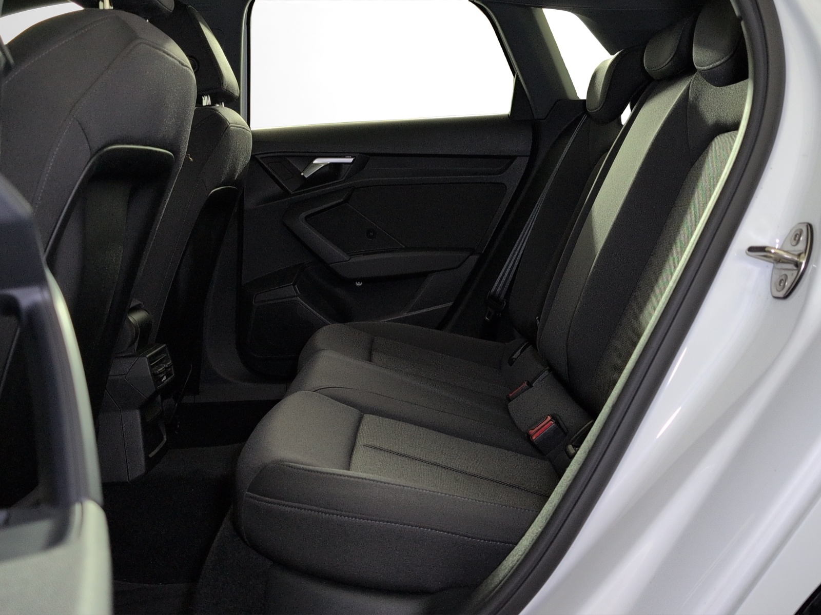 AUDI A3 Sportback 35 TFSI Attraction S-tronic-image-11