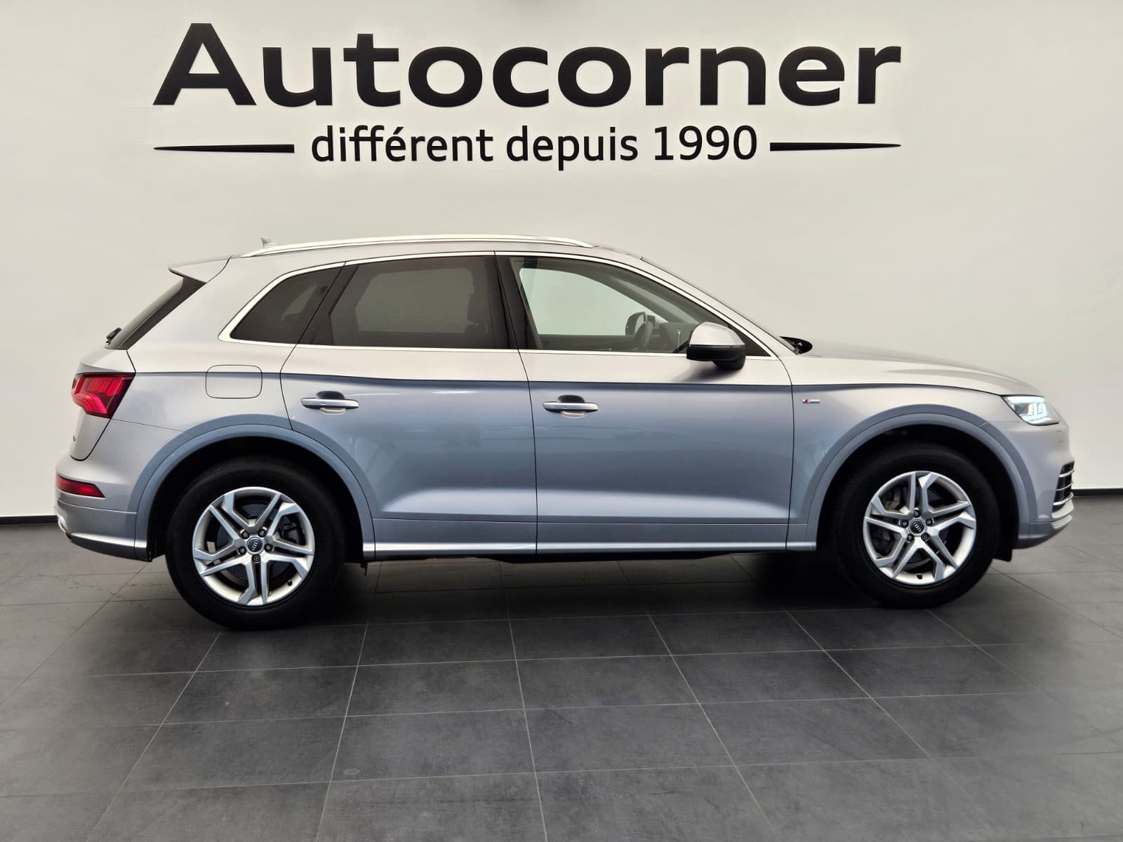 AUDI Q5 45 TFSI design quattro S-tronic-image-5