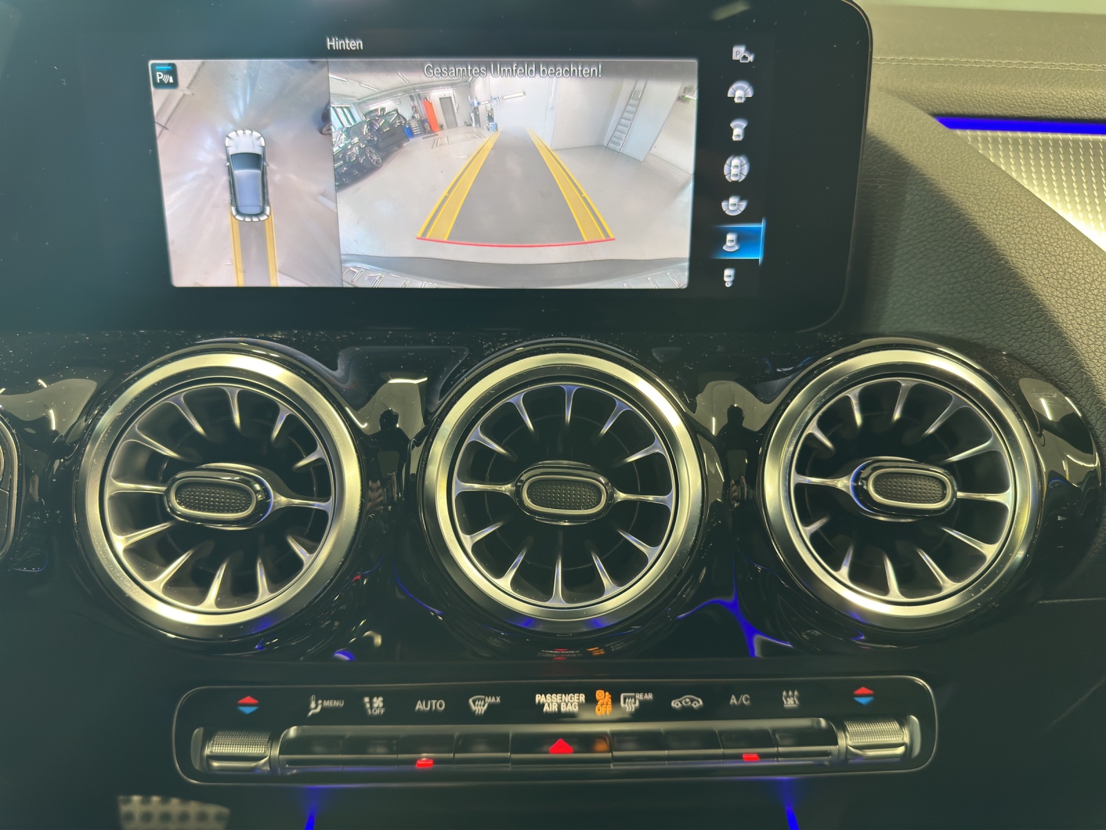 MERCEDES-BENZ EQA 350 4Matic Swiss Star AMG Line-image-11