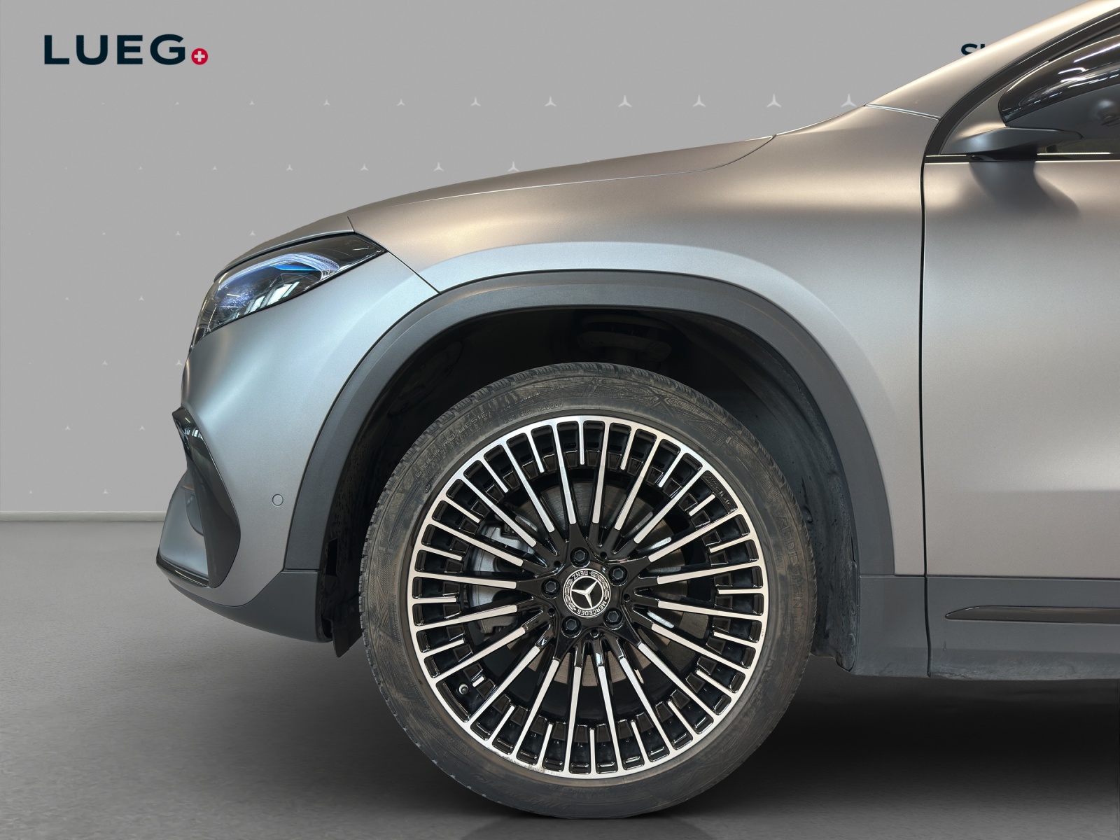 MERCEDES-BENZ EQA 350 4Matic Swiss Star AMG Line-image-6