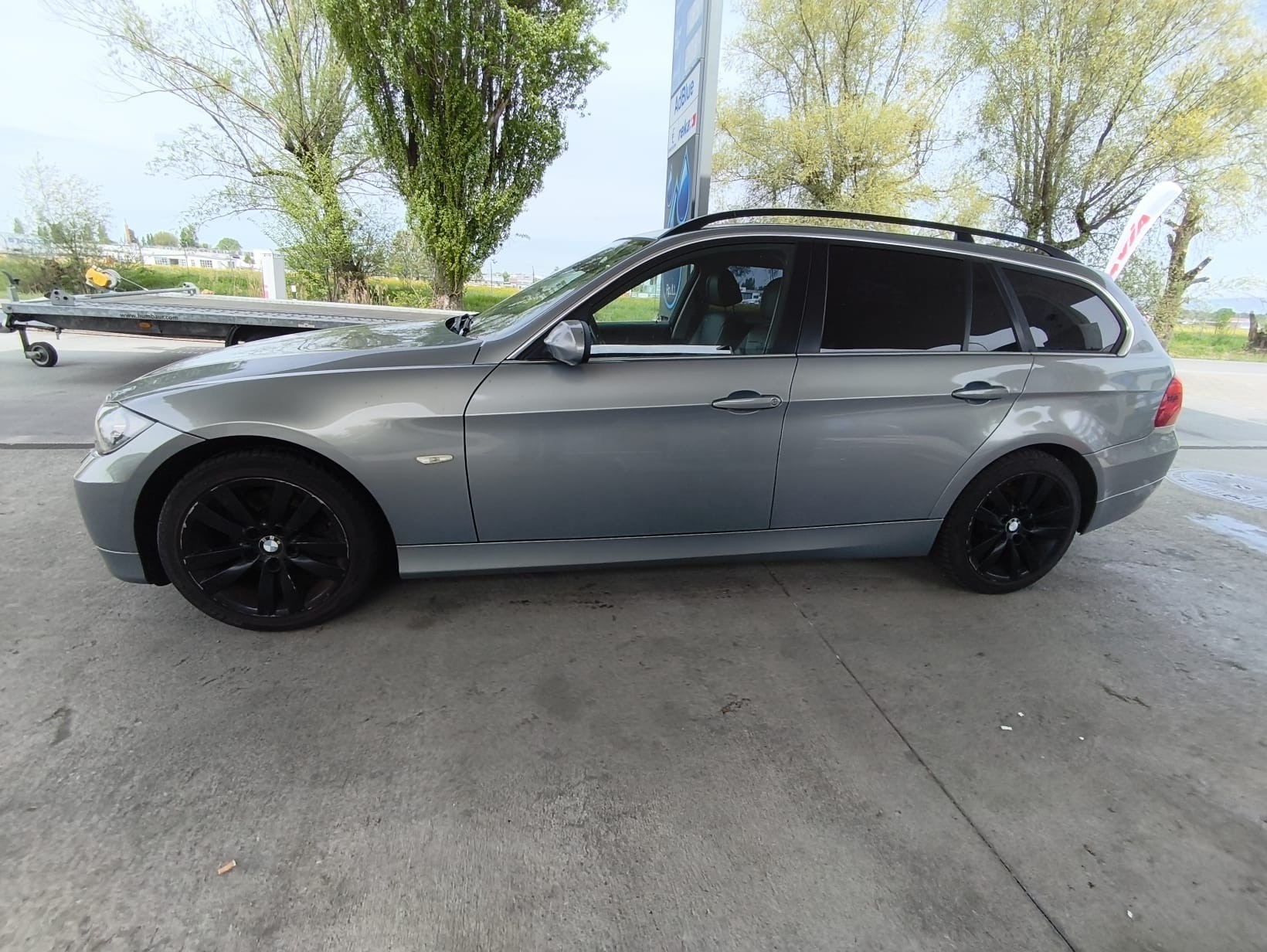 BMW 330xi Touring-image-6