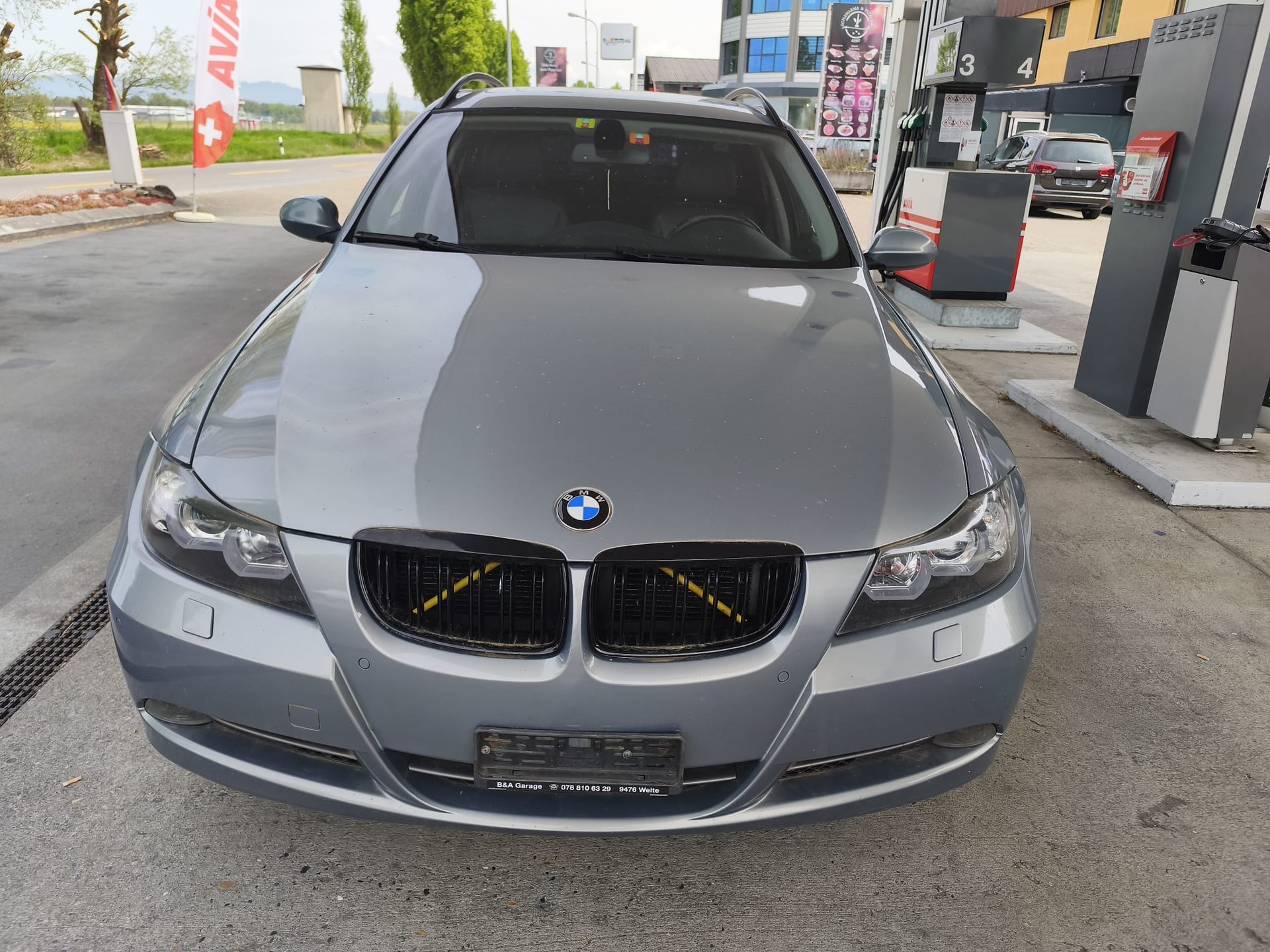 BMW 330xi Touring-image-4