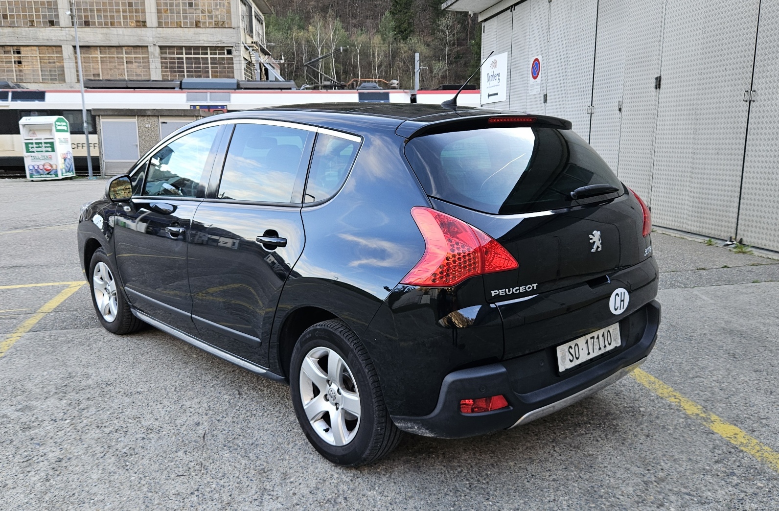 PEUGEOT 3008 1.6 16V T Sport Pack-image-2