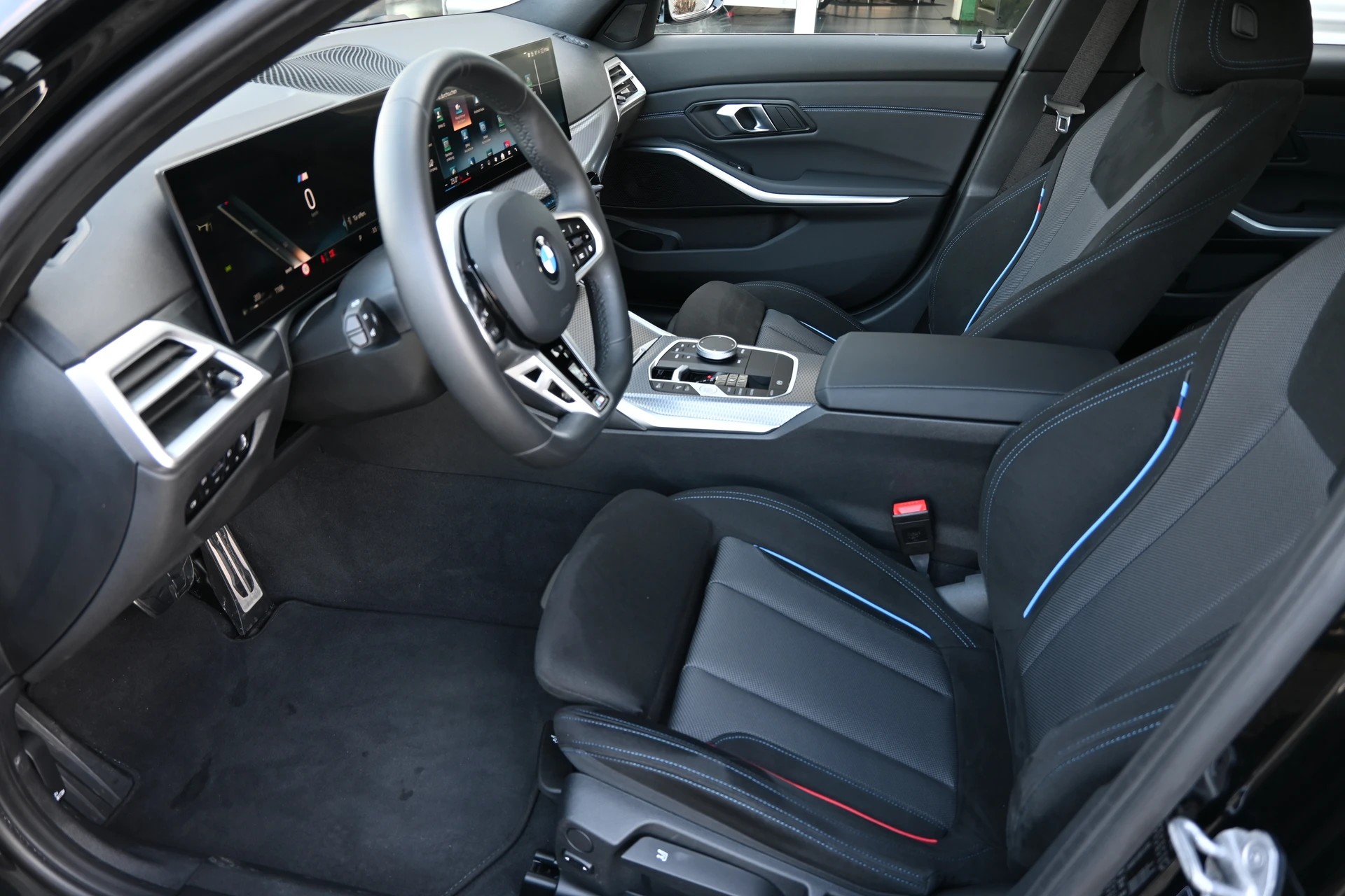 BMW 330i Touring xDrive Steptronic M Sport Automat + Werksgarantie 06.2028-image-9