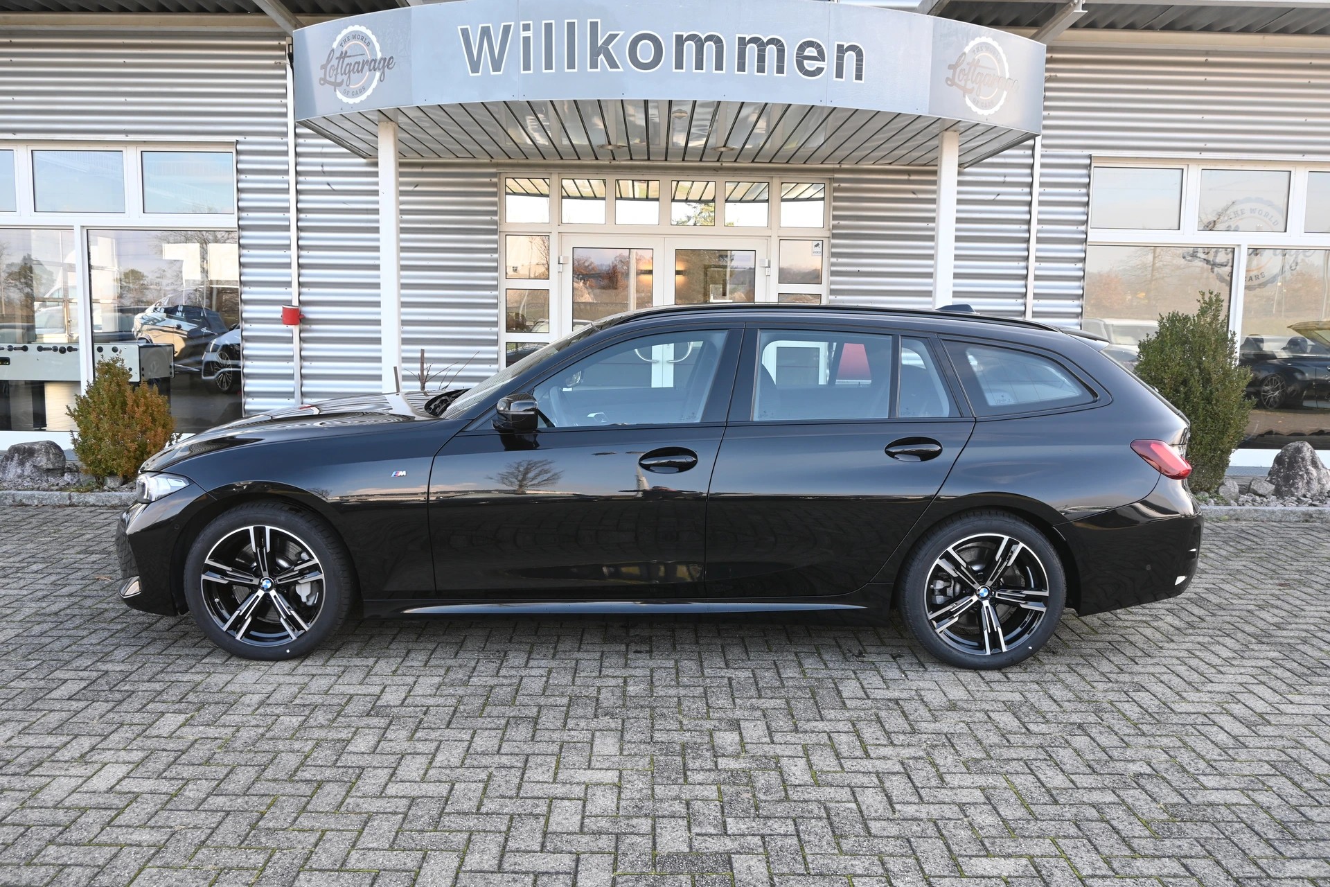 BMW 330i Touring xDrive Steptronic M Sport Automat + Werksgarantie 06.2028-image-3