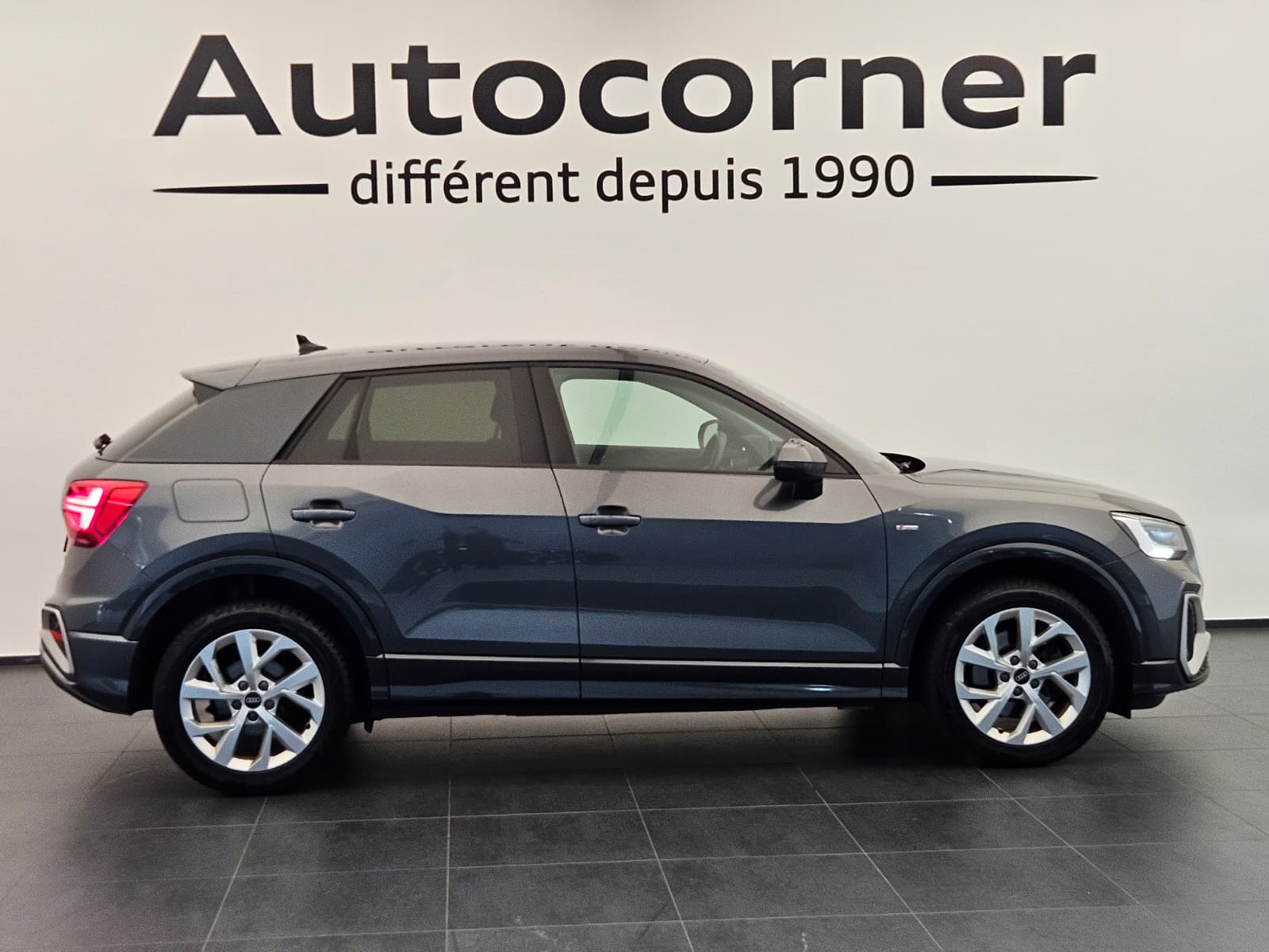 AUDI Q2 35 TDI S line quattro S-tronic-image-5