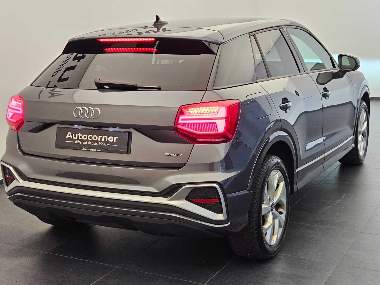 AUDI Q2 35 TDI S line quattro S-tronic-image-6