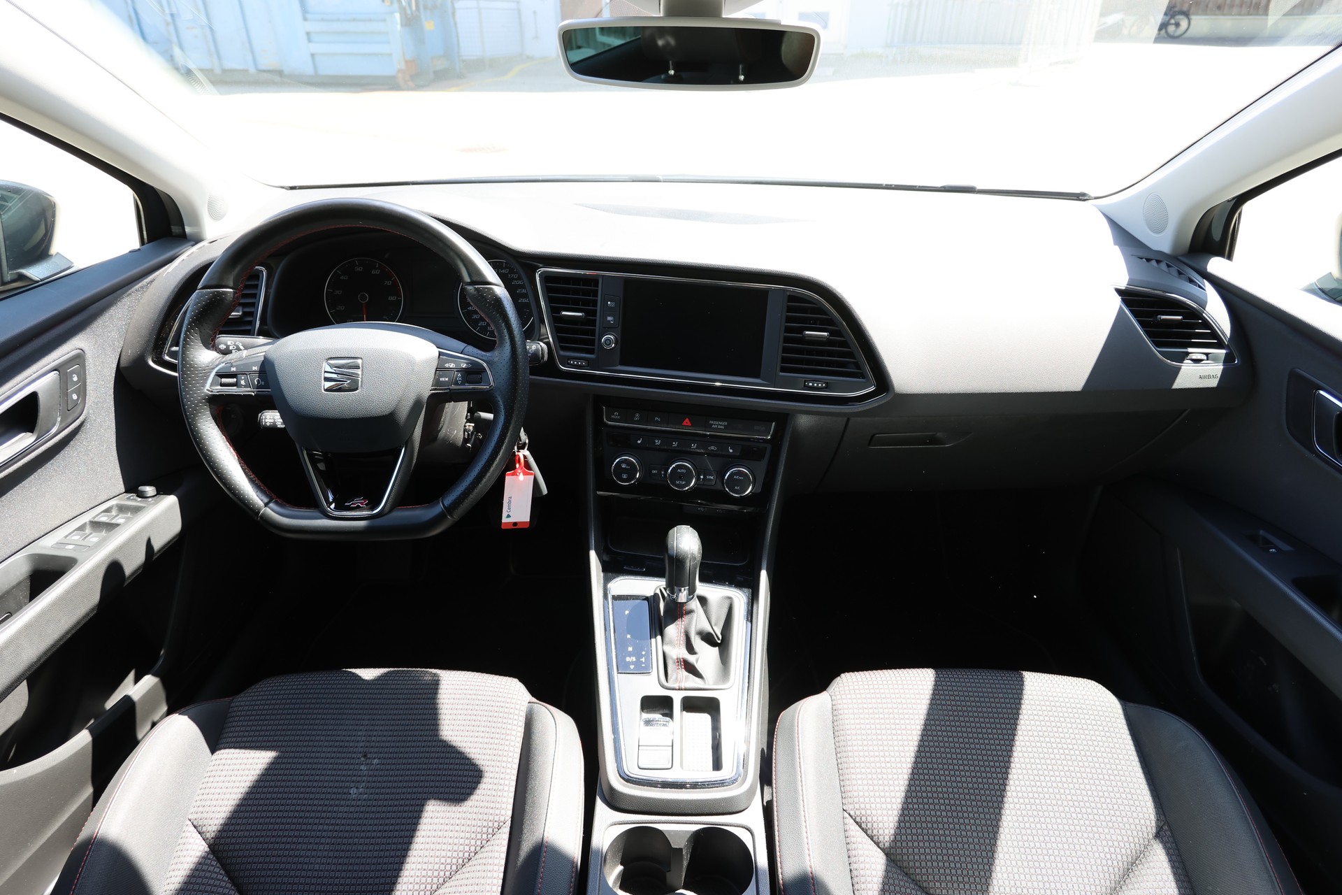 SEAT Leon 2.0 TSI FR DSG-image-3