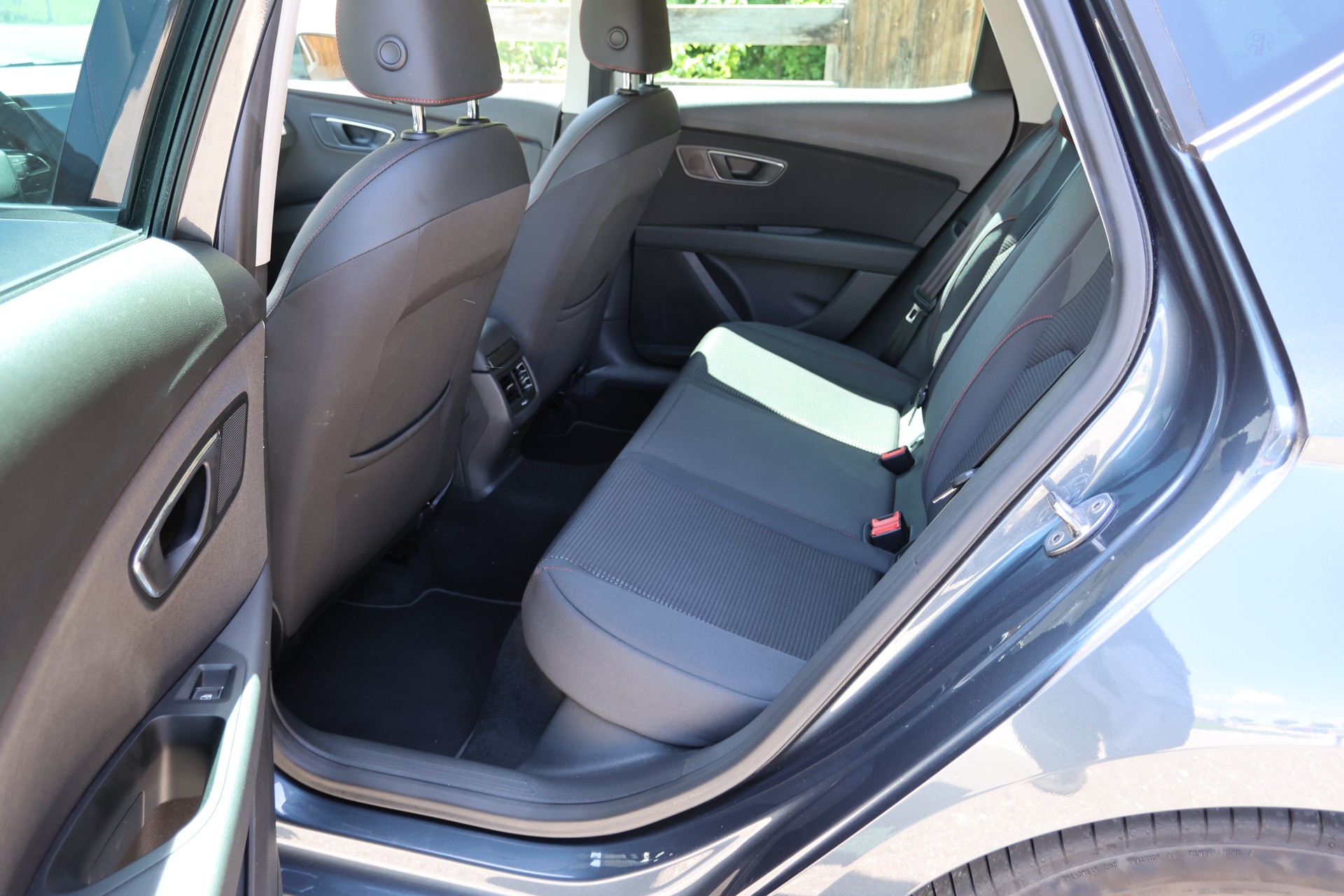 SEAT Leon 2.0 TSI FR DSG-image-8