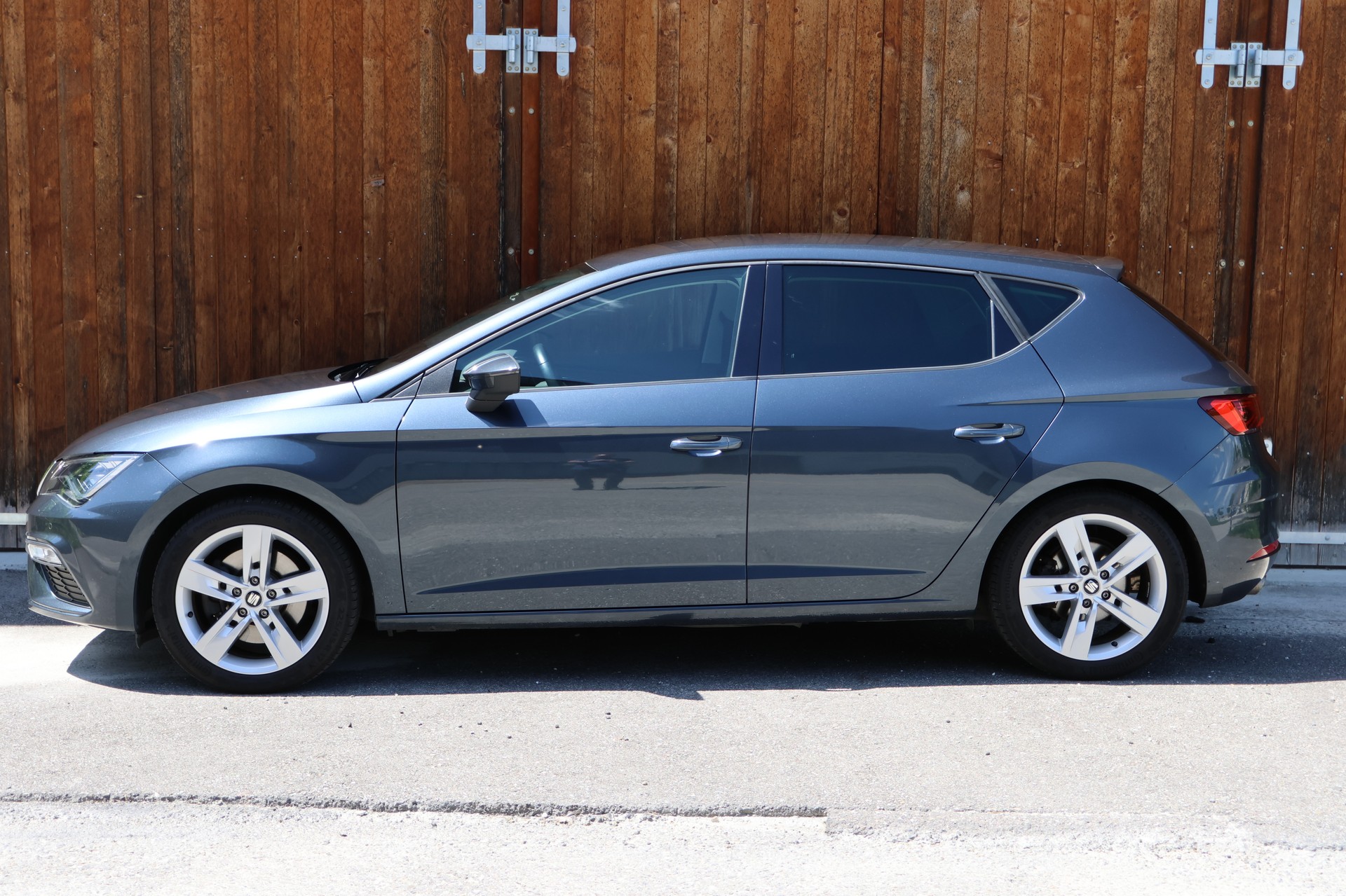 SEAT Leon 2.0 TSI FR DSG-image-1