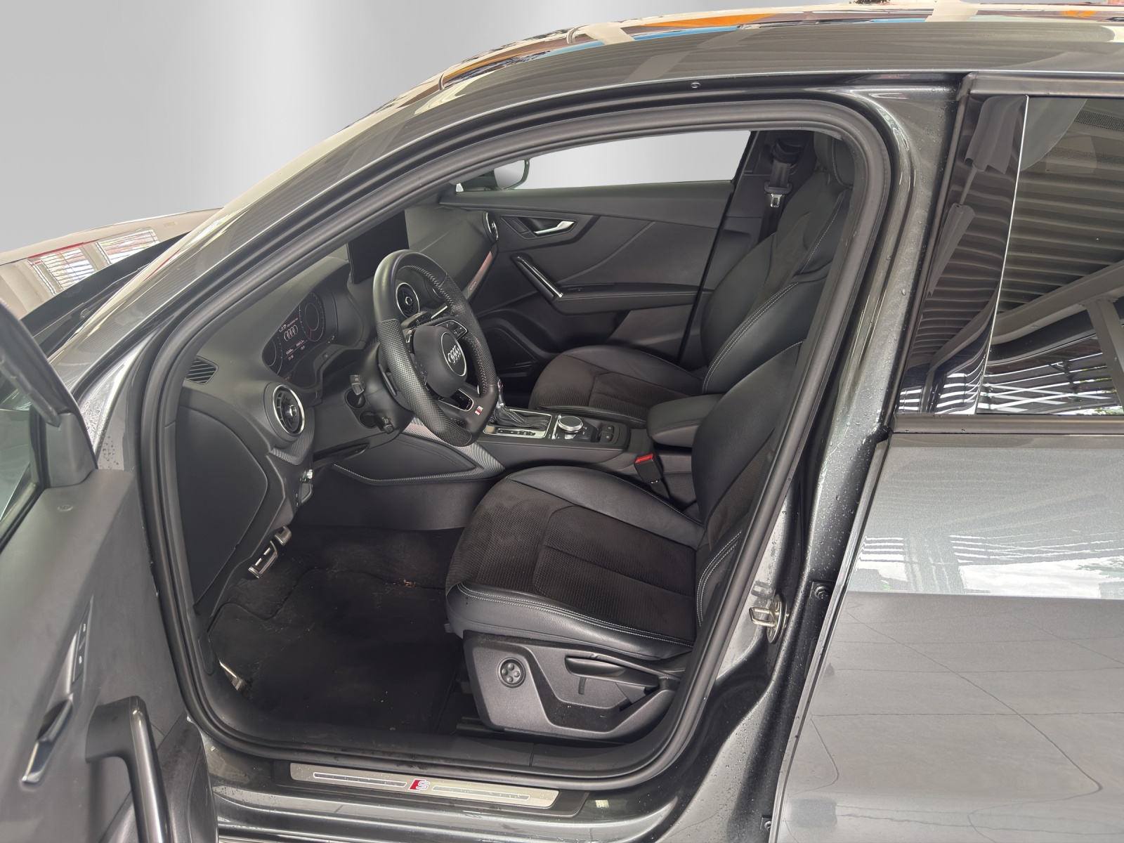 AUDI Q2 40 TFSI Sport quattro S-tronic, 8-fach bereift-image-8