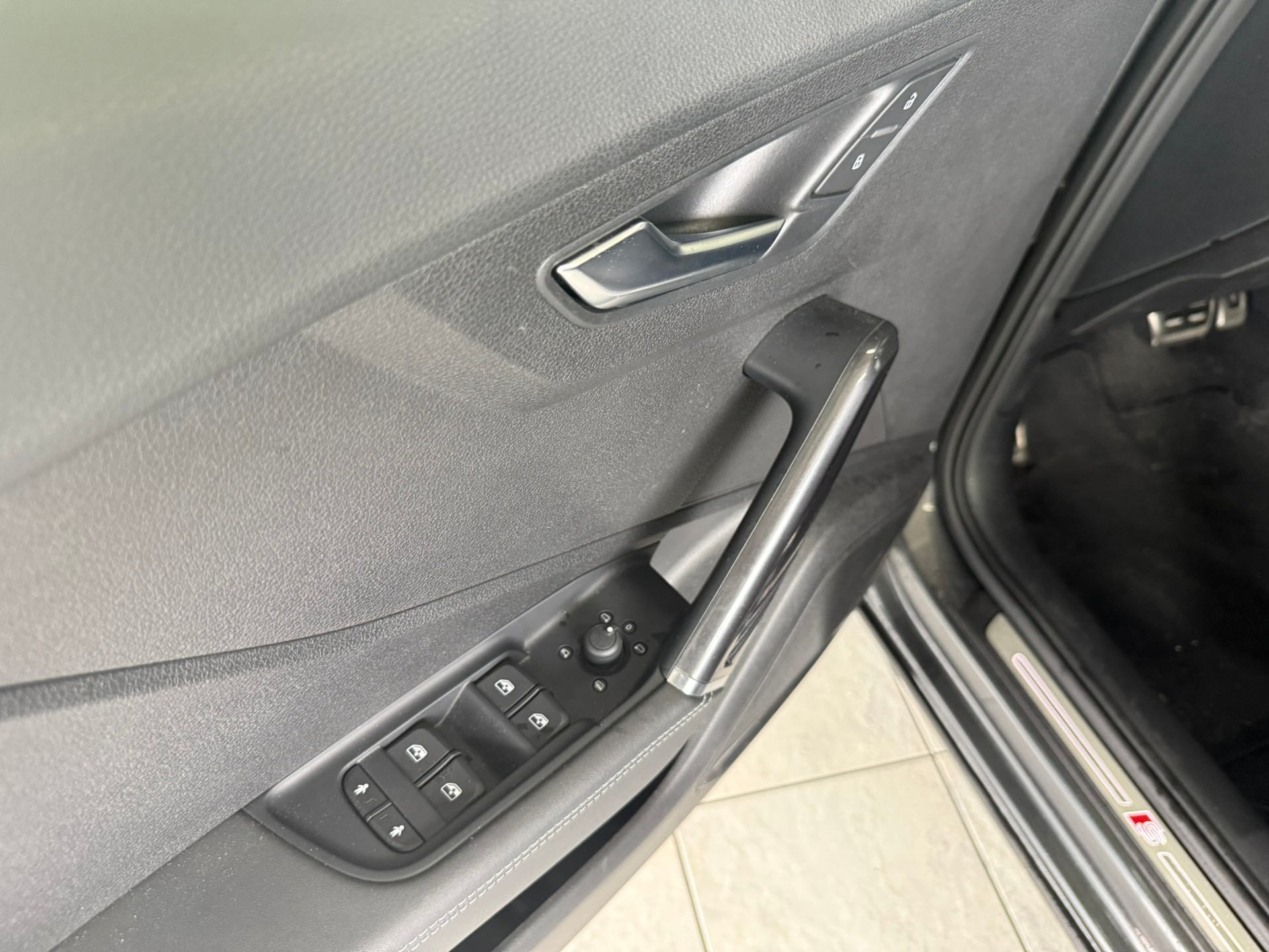 AUDI Q2 40 TFSI Sport quattro S-tronic, 8-fach bereift-image-12