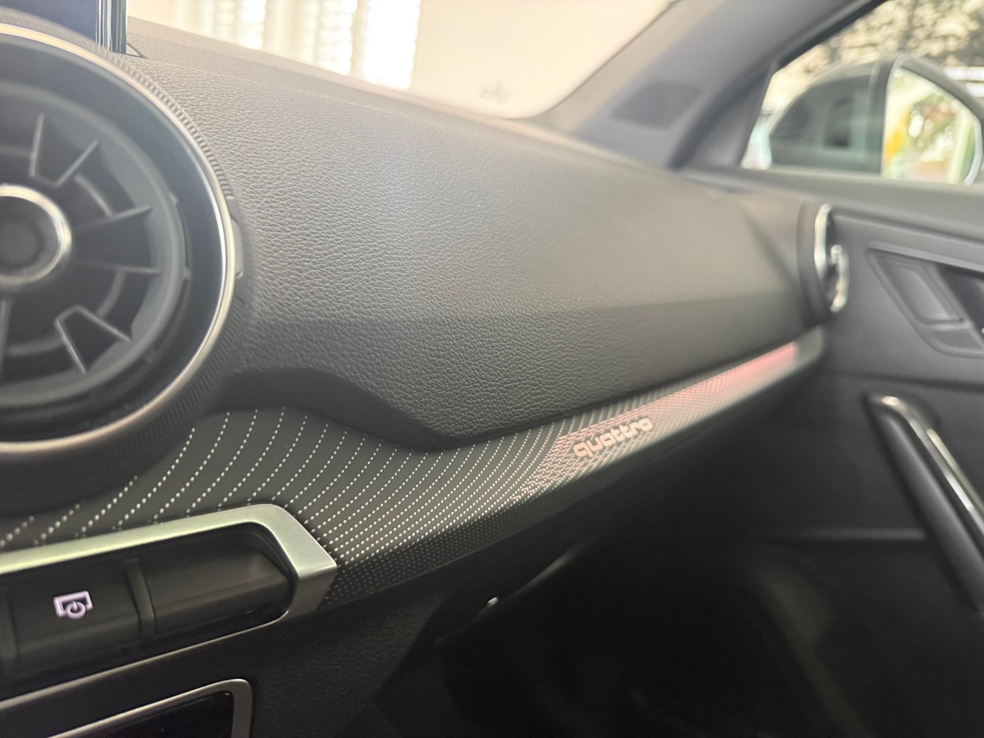 AUDI Q2 40 TFSI Sport quattro S-tronic, 8-fach bereift-image-19