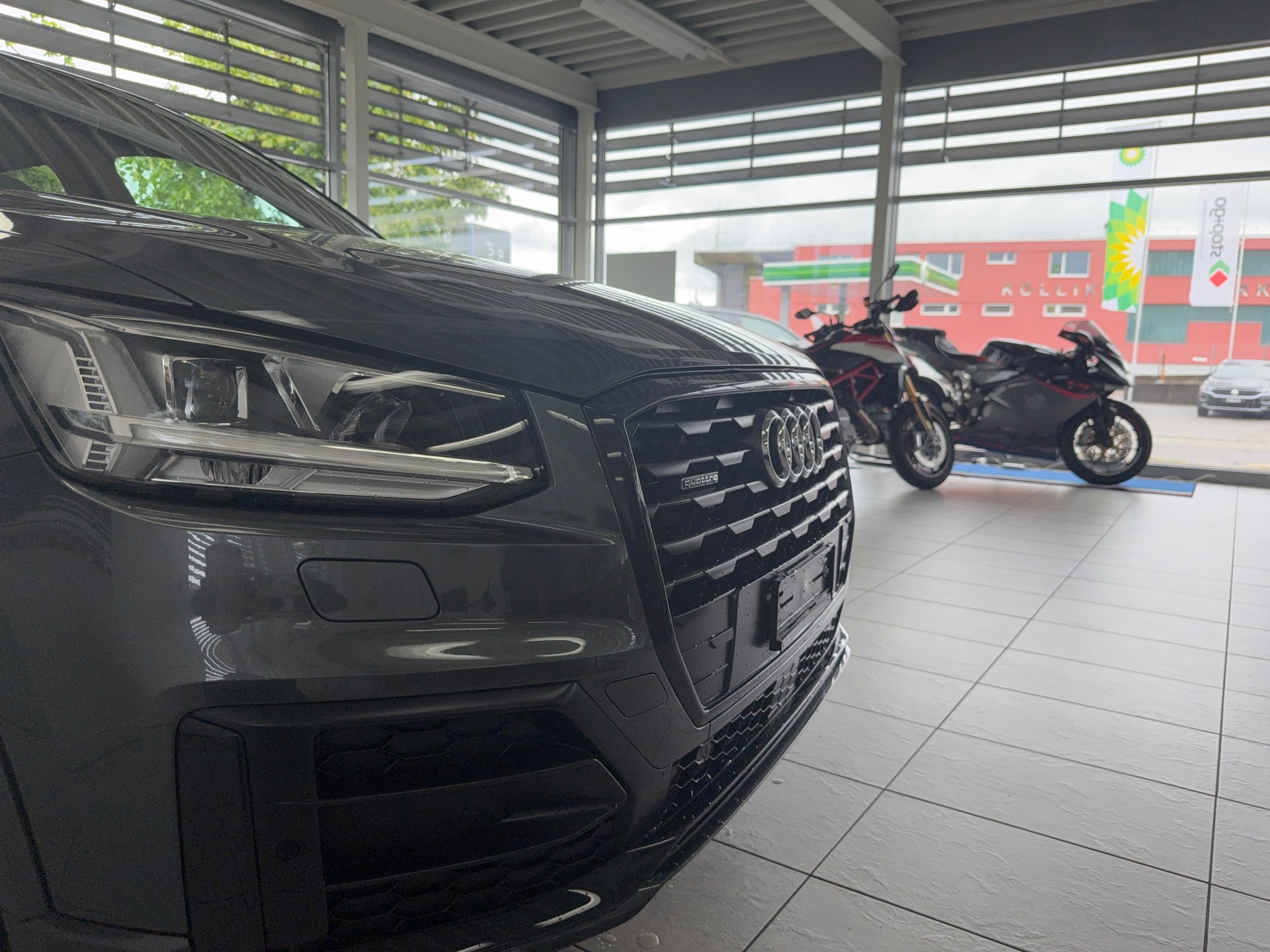 AUDI Q2 40 TFSI Sport quattro S-tronic, 8-fach bereift-image-31