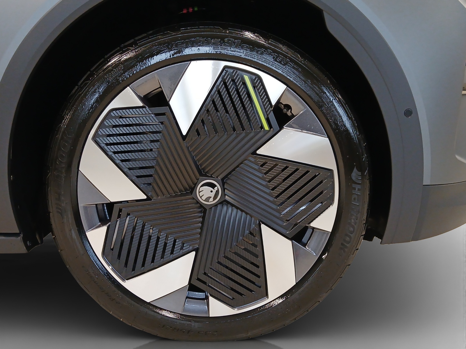 SKODA Elroq RS Matt Edition 4x4-image-14