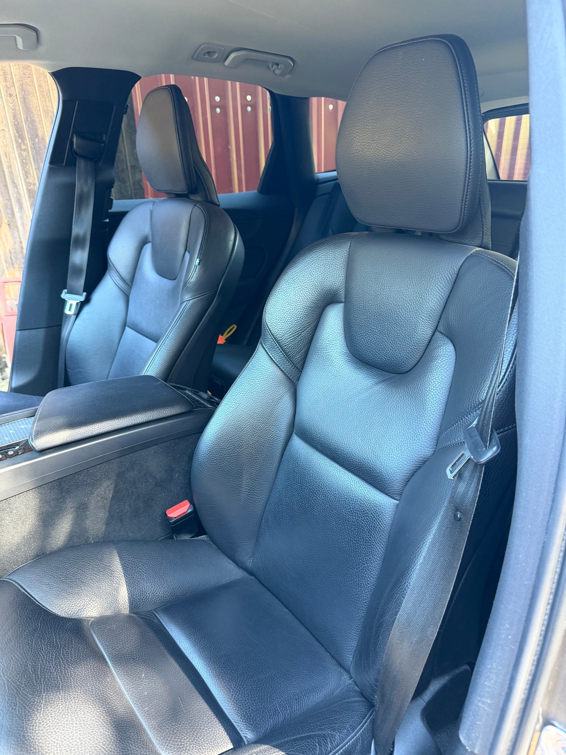 VOLVO XC 60 2.0 T5 Momentum AWD-image-3