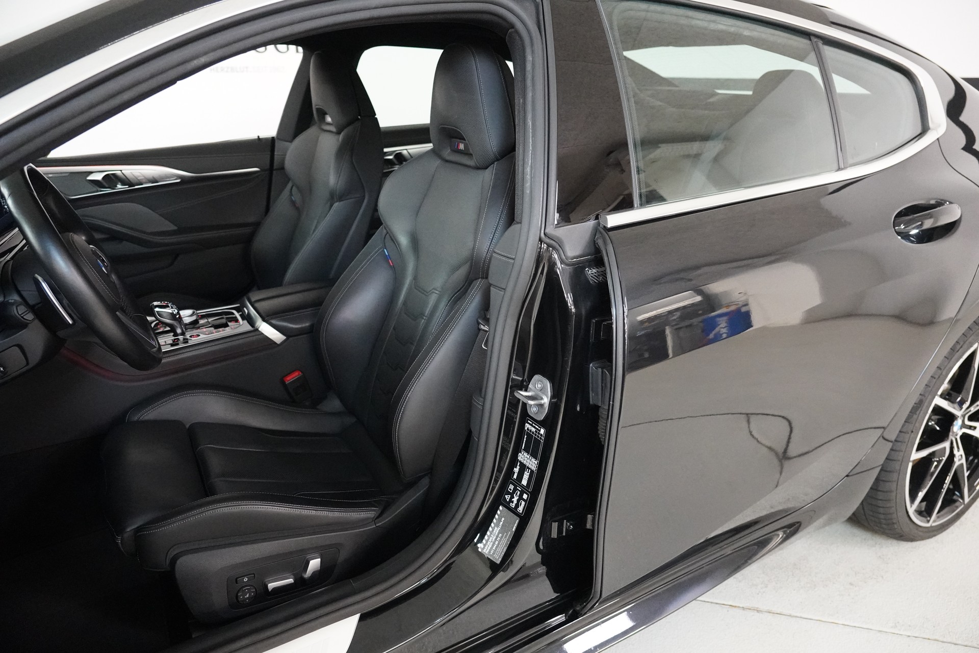 BMW 840d xDrive 48V M Sport Steptronic-image-11