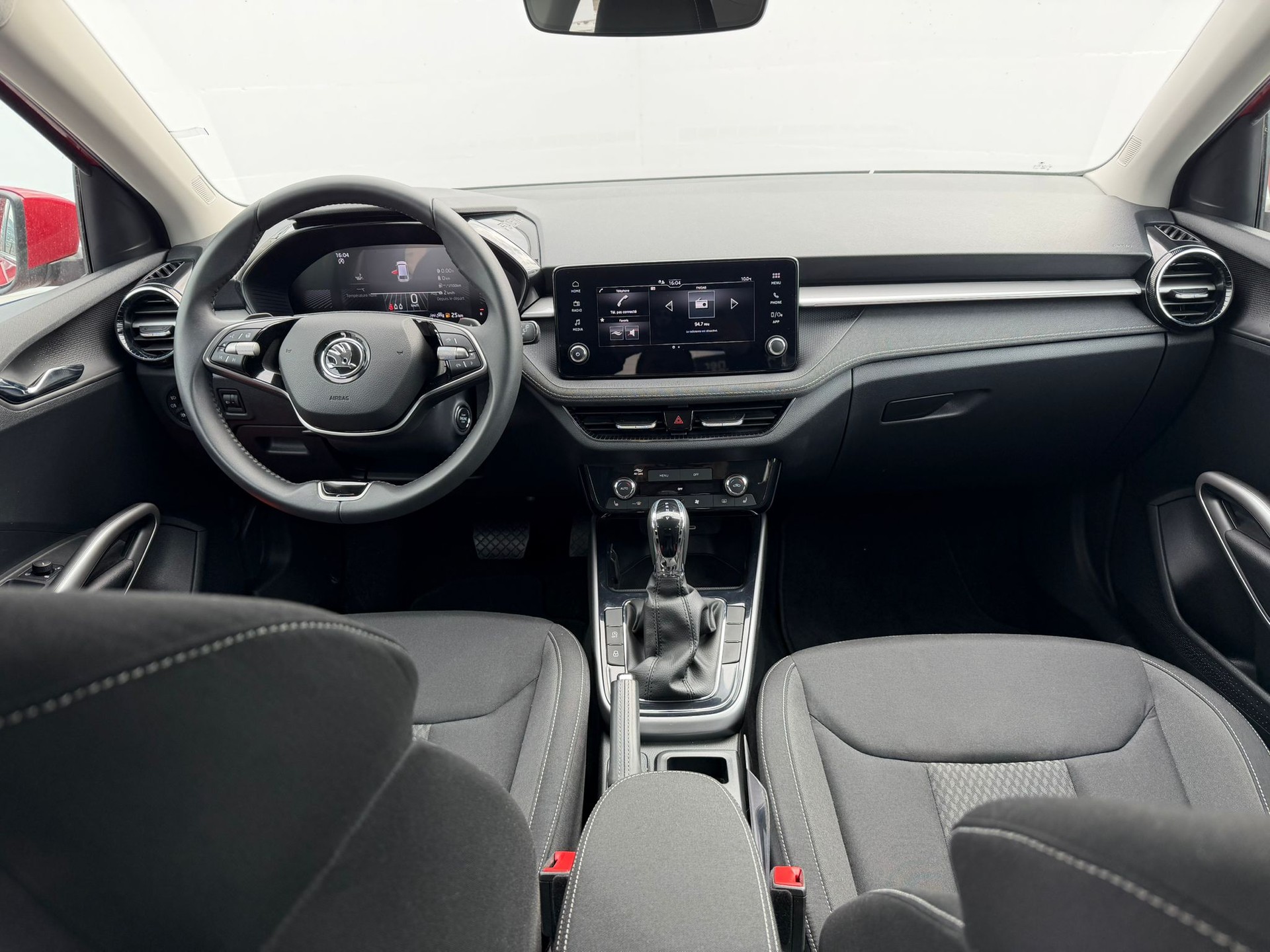 SKODA Fabia 1.0 TSI Selection DSG-image-9