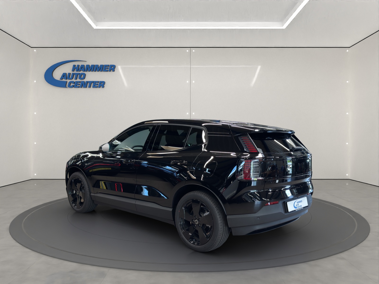 VOLVO EX30 E60 Plus Swiss Black Edition-image-2