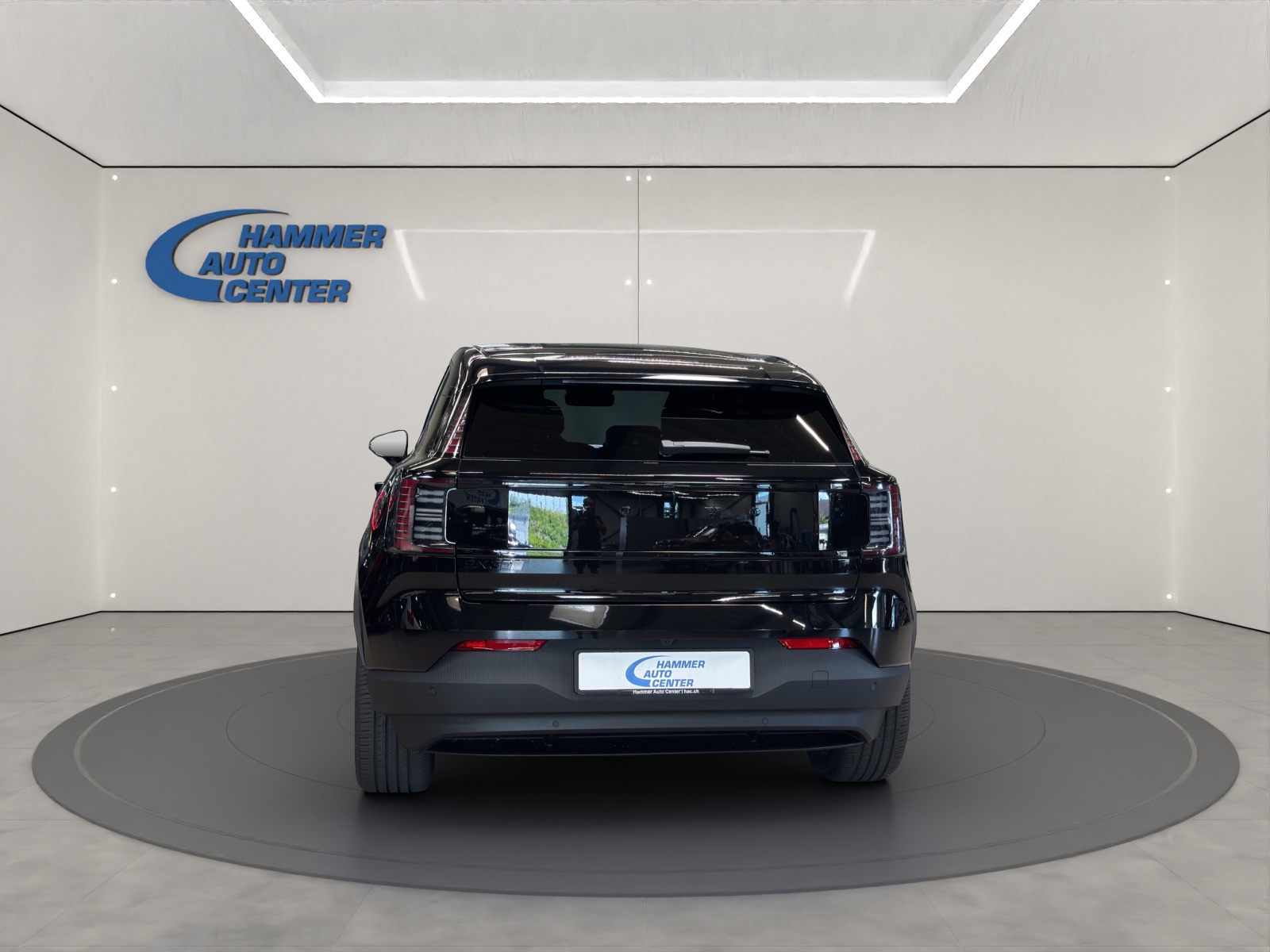 VOLVO EX30 E60 Plus Swiss Black Edition-image-3