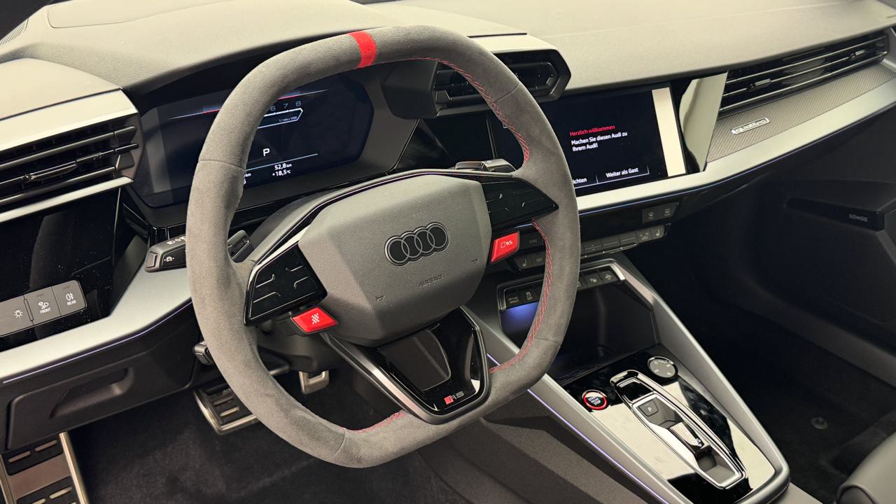 AUDI RS3 Limousine 2.5 TSI quattro S-tronic-image-6