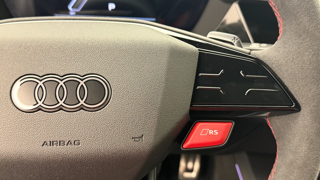 AUDI RS3 Limousine 2.5 TSI quattro S-tronic-image-9