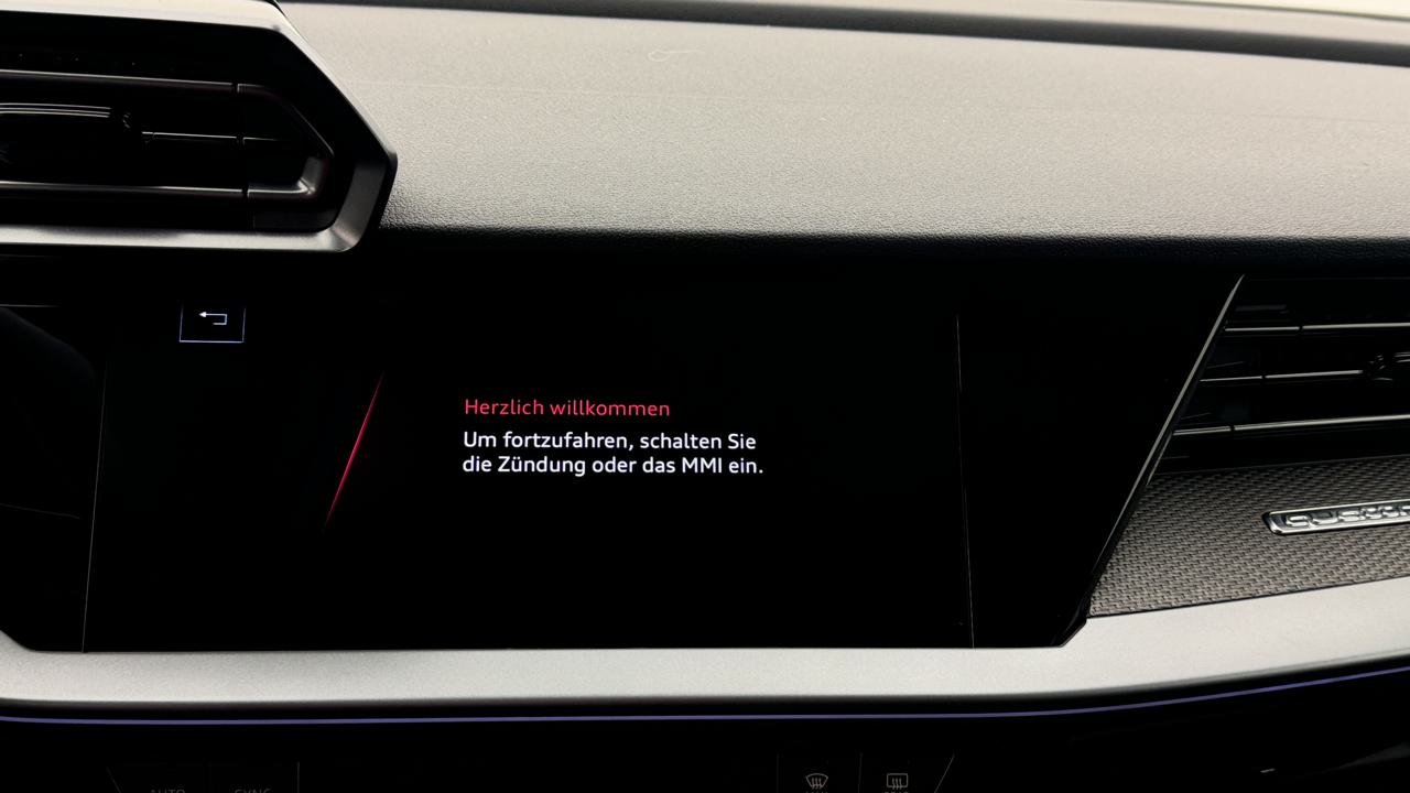 AUDI RS3 Limousine 2.5 TSI quattro S-tronic-image-7