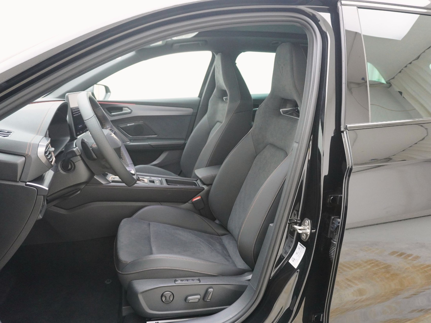CUPRA Leon ST 1.5 eHybrid VZ DSG-image-11