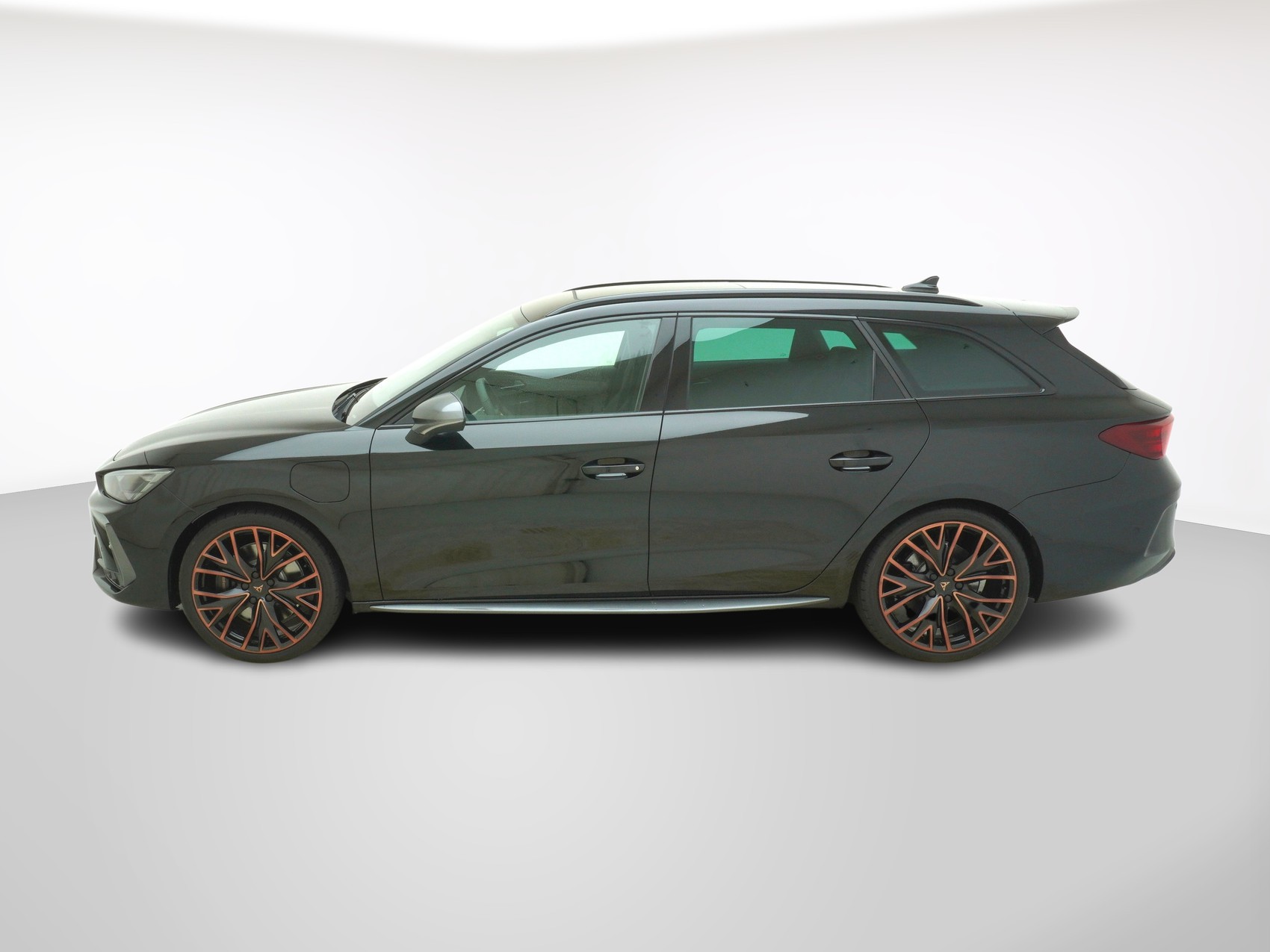CUPRA Leon ST 1.5 eHybrid VZ DSG-image-1