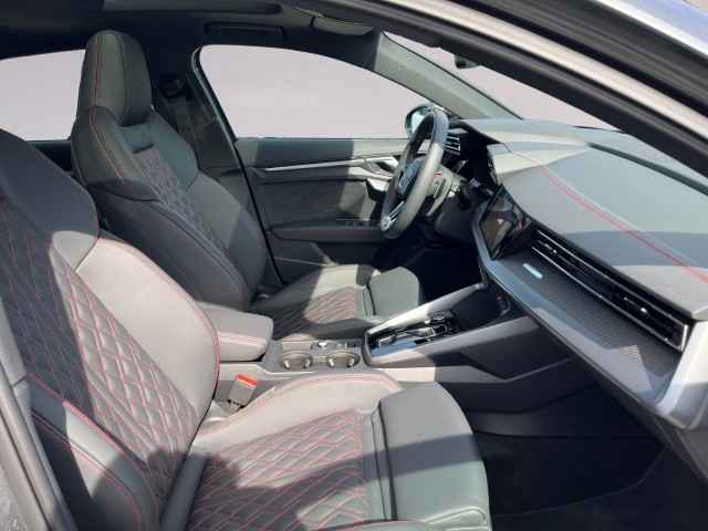 AUDI A3 Sportback 35 TFSI S line Attraction S-tronic-image-16