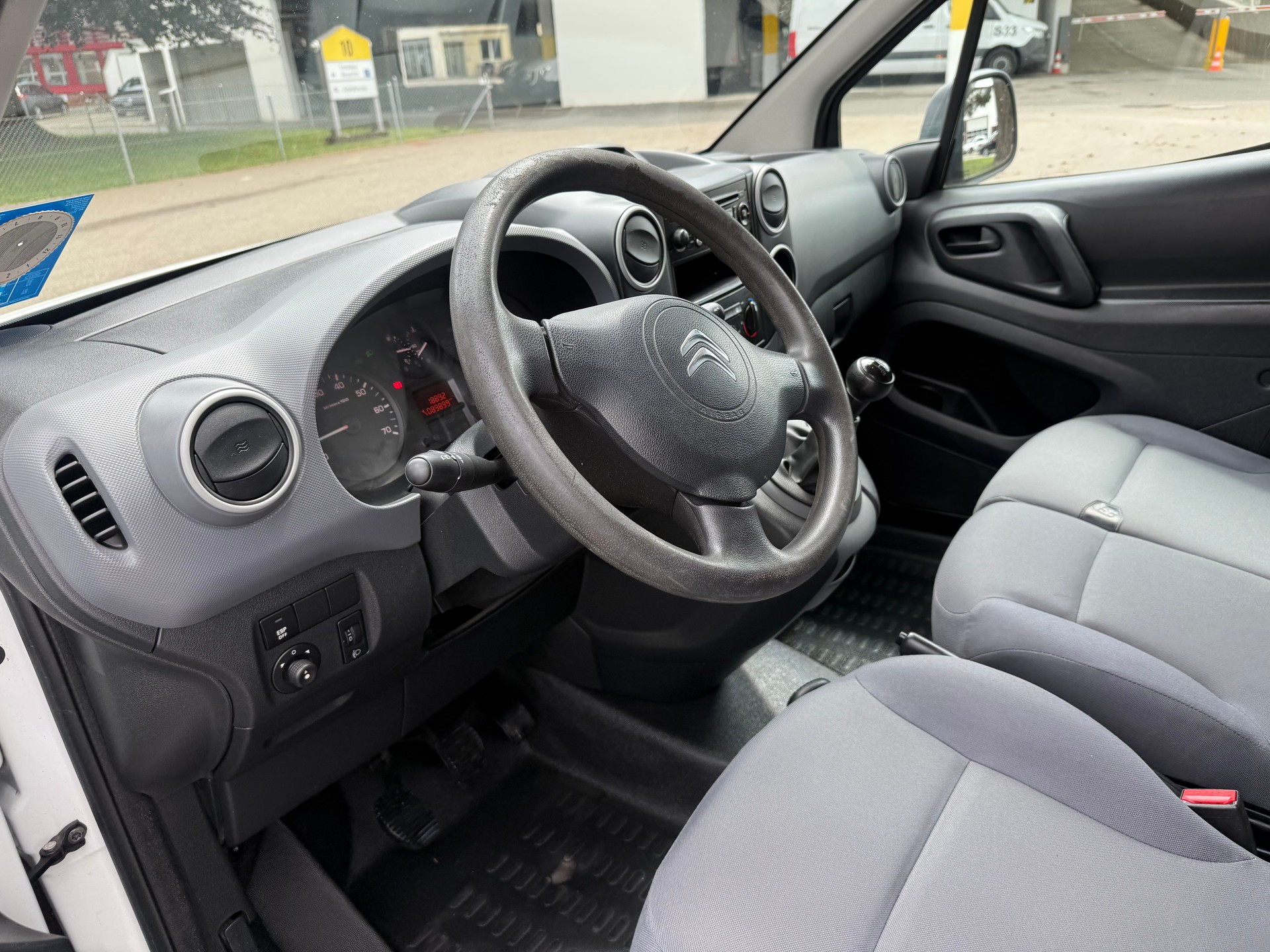 CITROEN Berlingo 1.6VTi 600-image-8