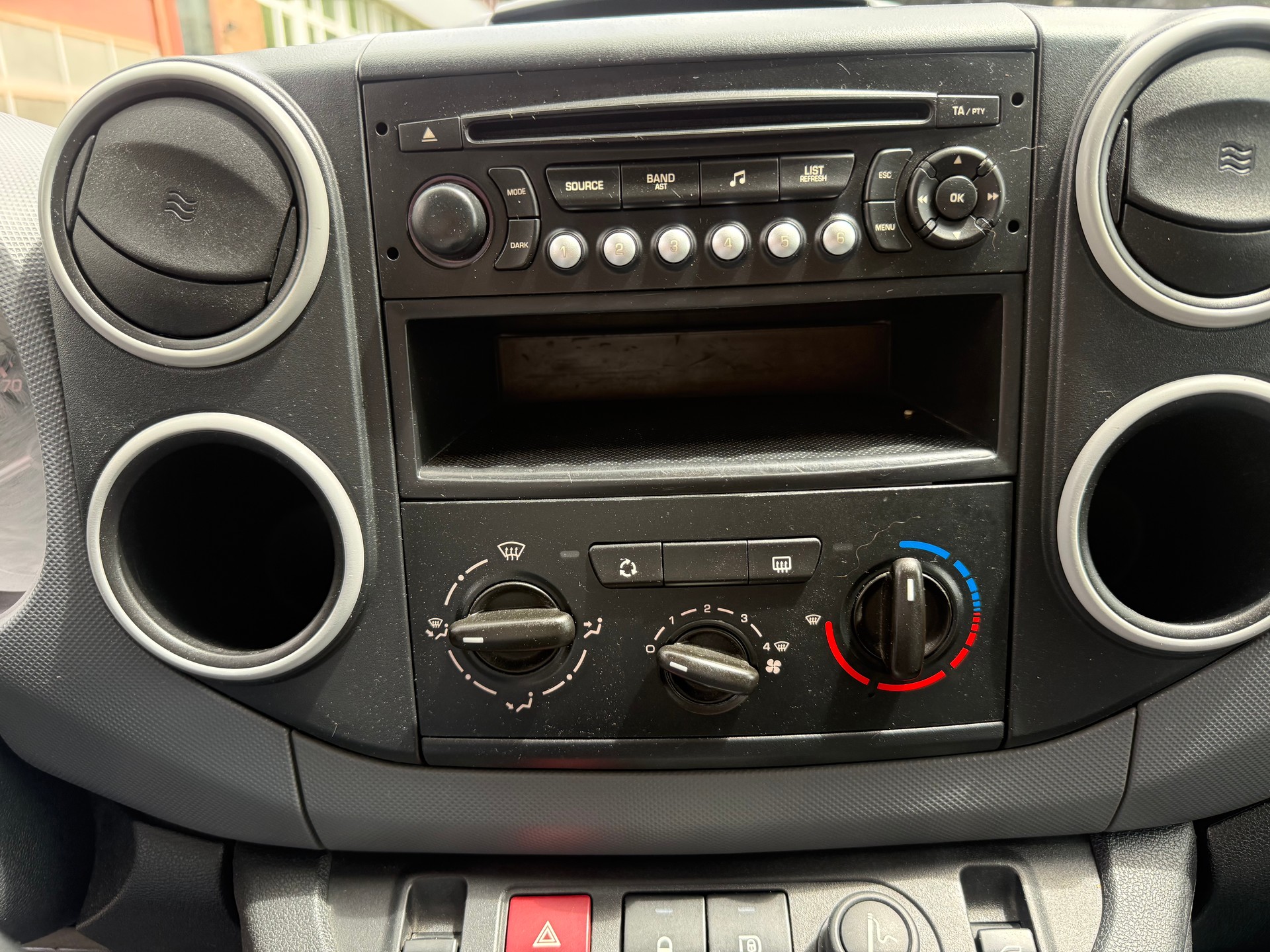 CITROEN Berlingo 1.6VTi 600-image-10