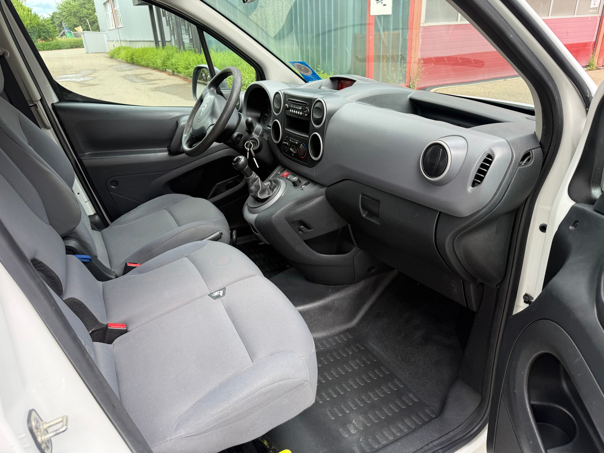 CITROEN Berlingo 1.6VTi 600-image-11