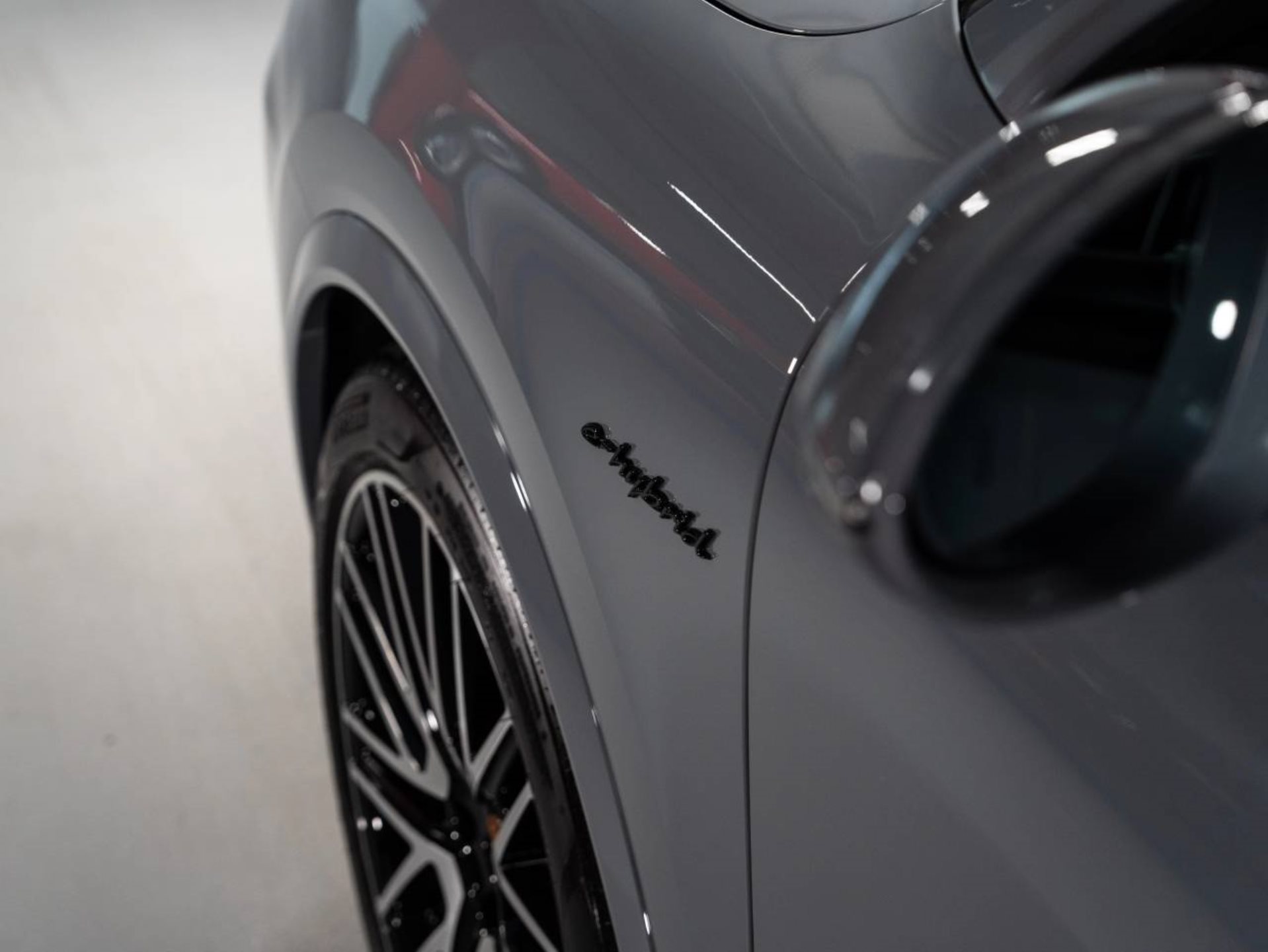 PORSCHE Cayenne E-Hybrid Coupé Black Edition-image-25