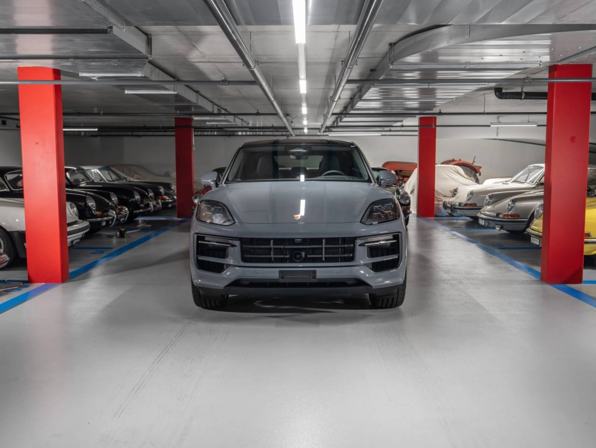 PORSCHE Cayenne E-Hybrid Coupé Black Edition-showroom-element-1