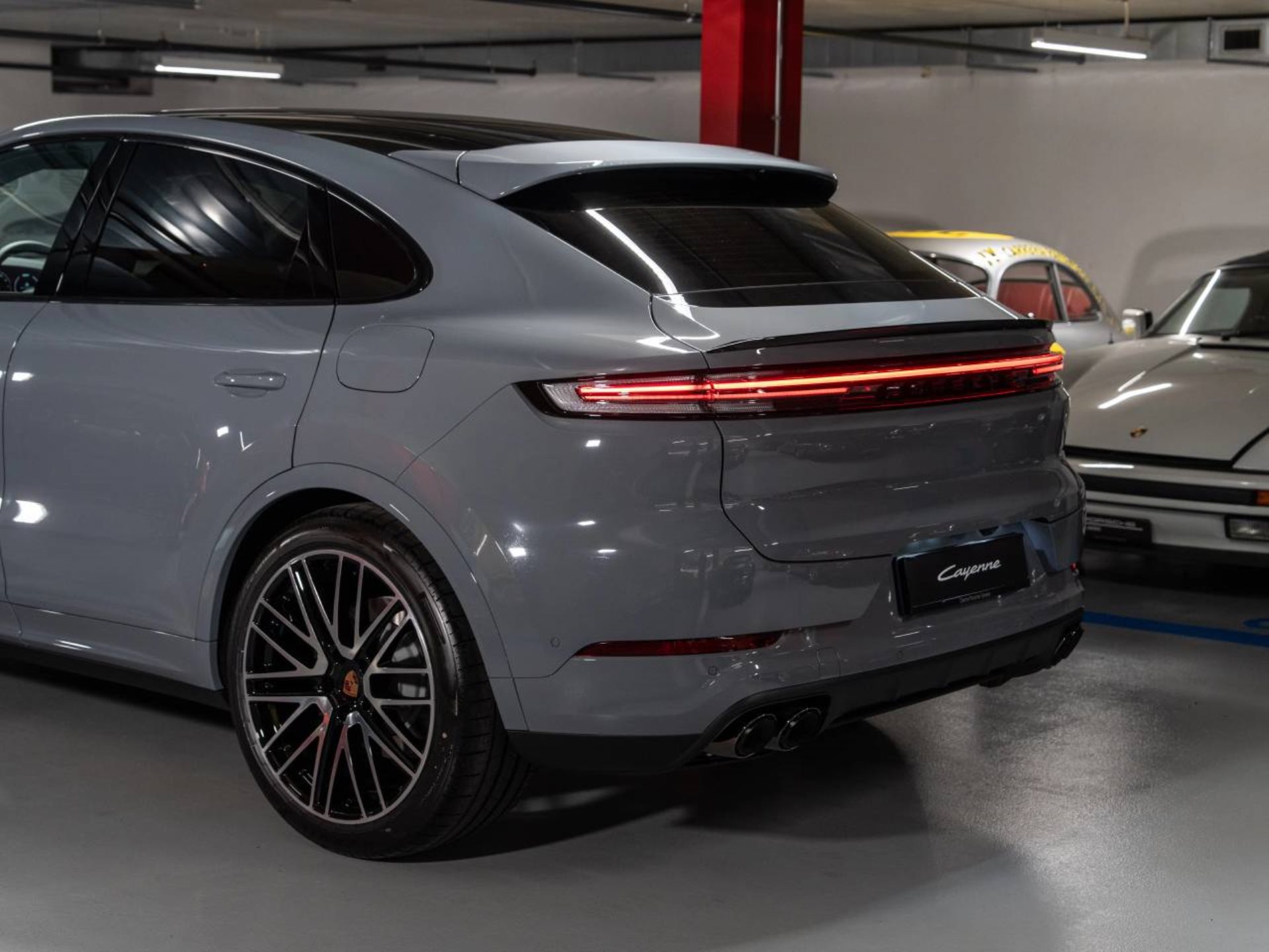 PORSCHE Cayenne E-Hybrid Coupé Black Edition-image-26
