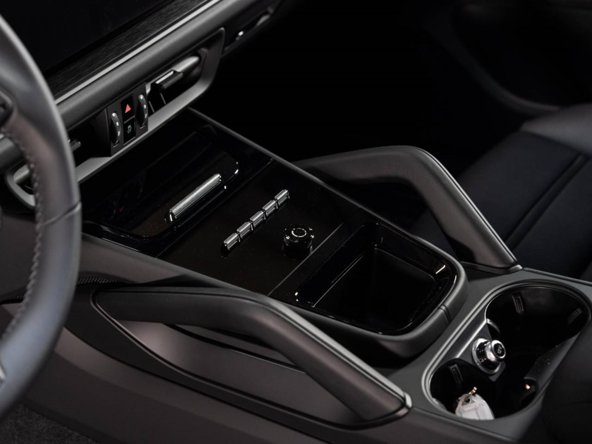 PORSCHE Cayenne E-Hybrid Coupé Black Edition-image-14