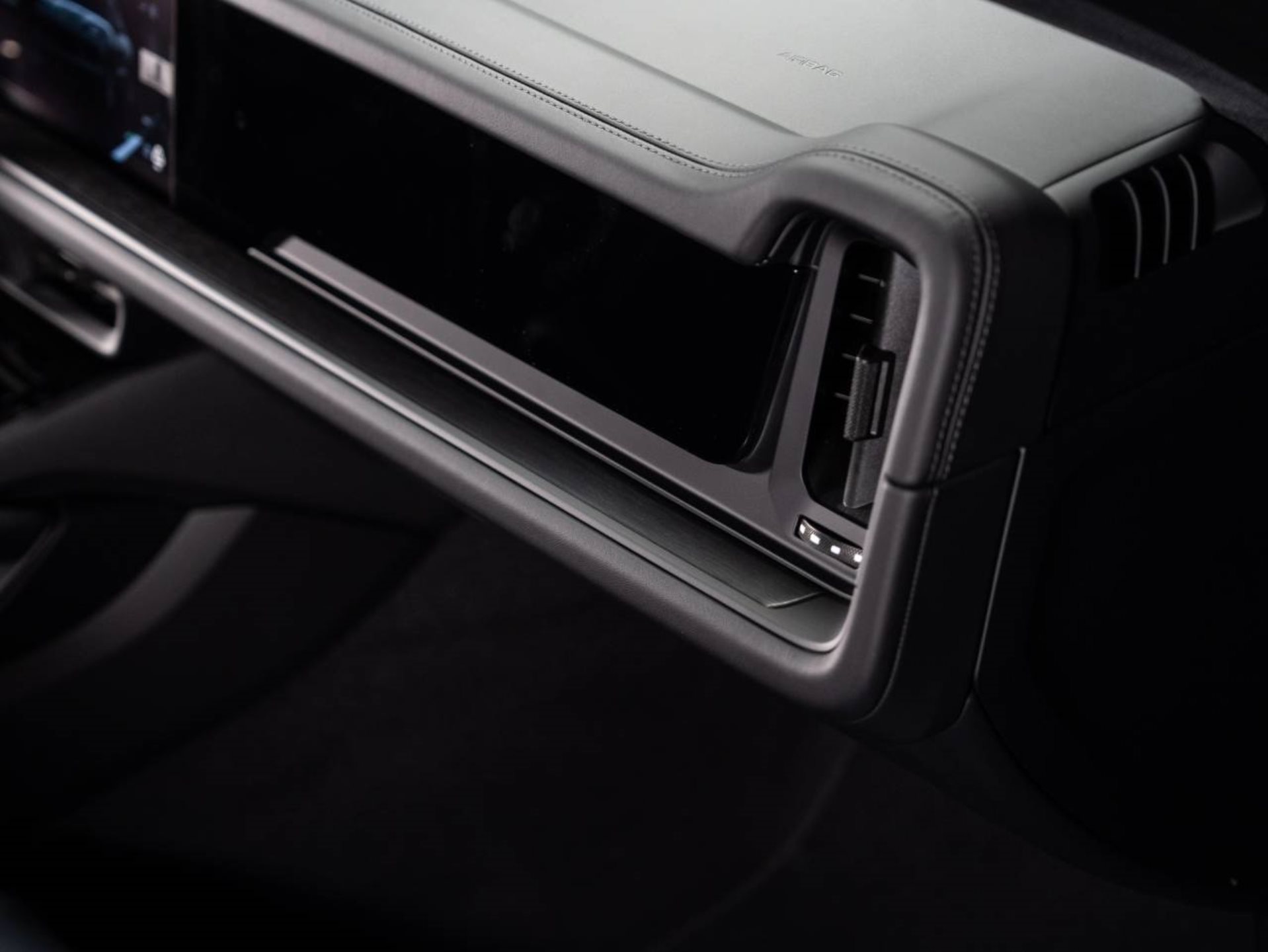 PORSCHE Cayenne E-Hybrid Coupé Black Edition-image-11