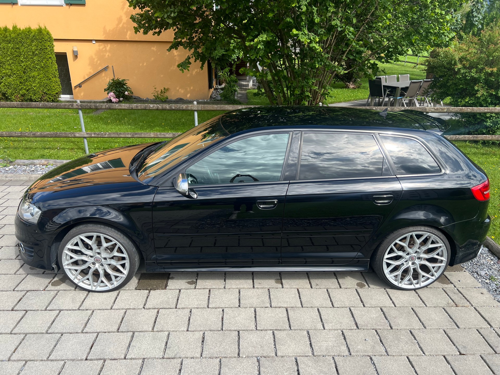 AUDI 2.0 T FSI quattro S-Tronic-image-3