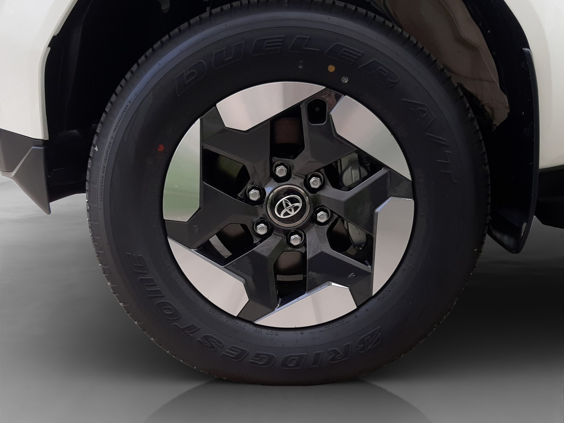 TOYOTA Hilux Double Cab.-Pick-up 59KWh Comfort-image-14