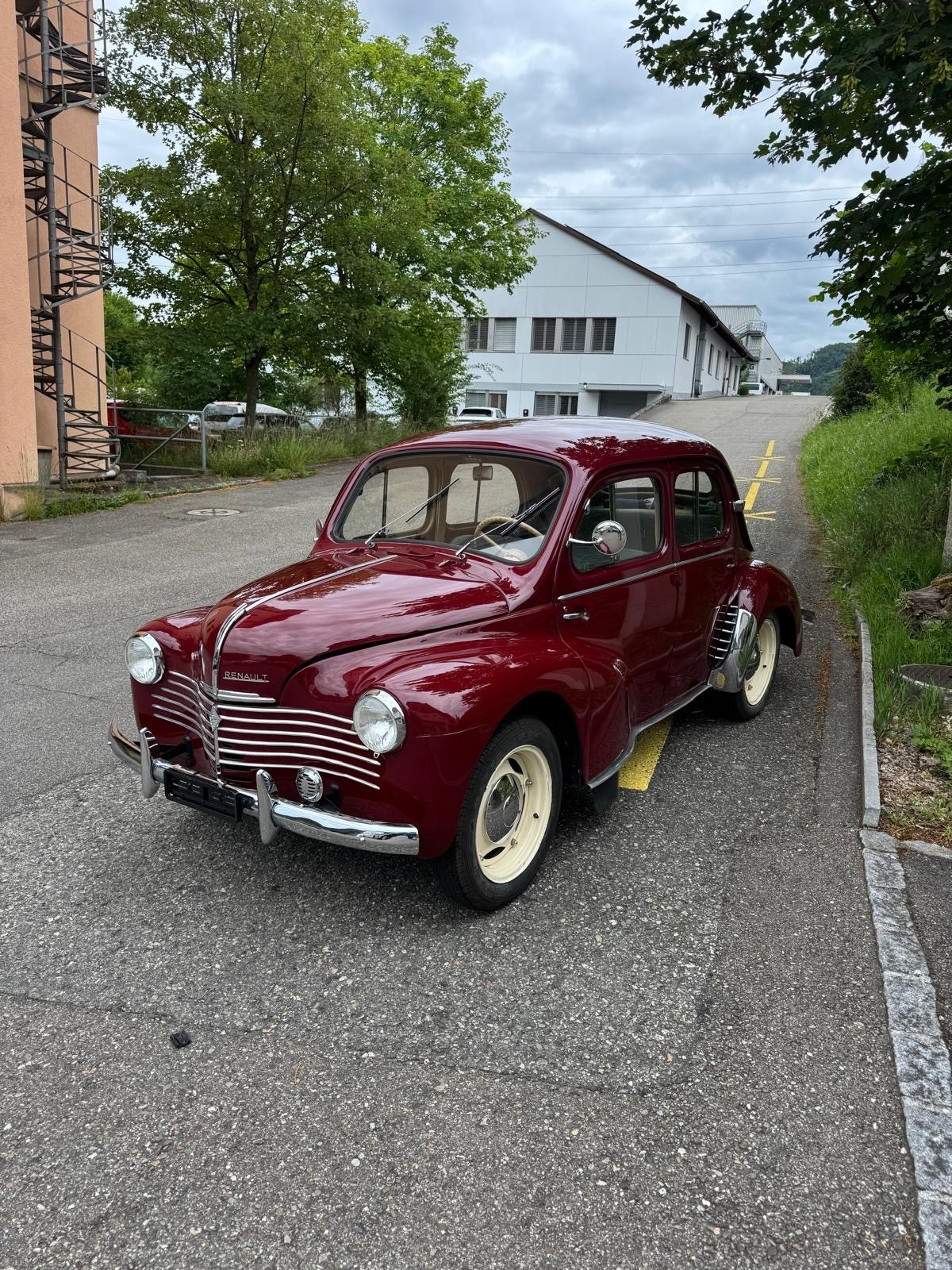 RENAULT R4-image-1