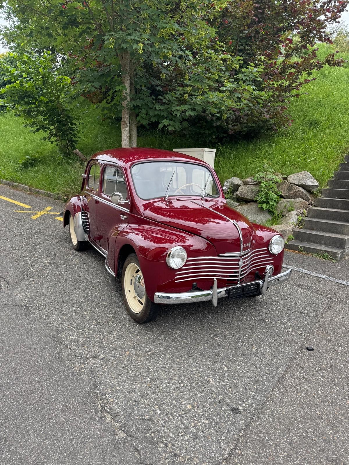 RENAULT R4-image-0