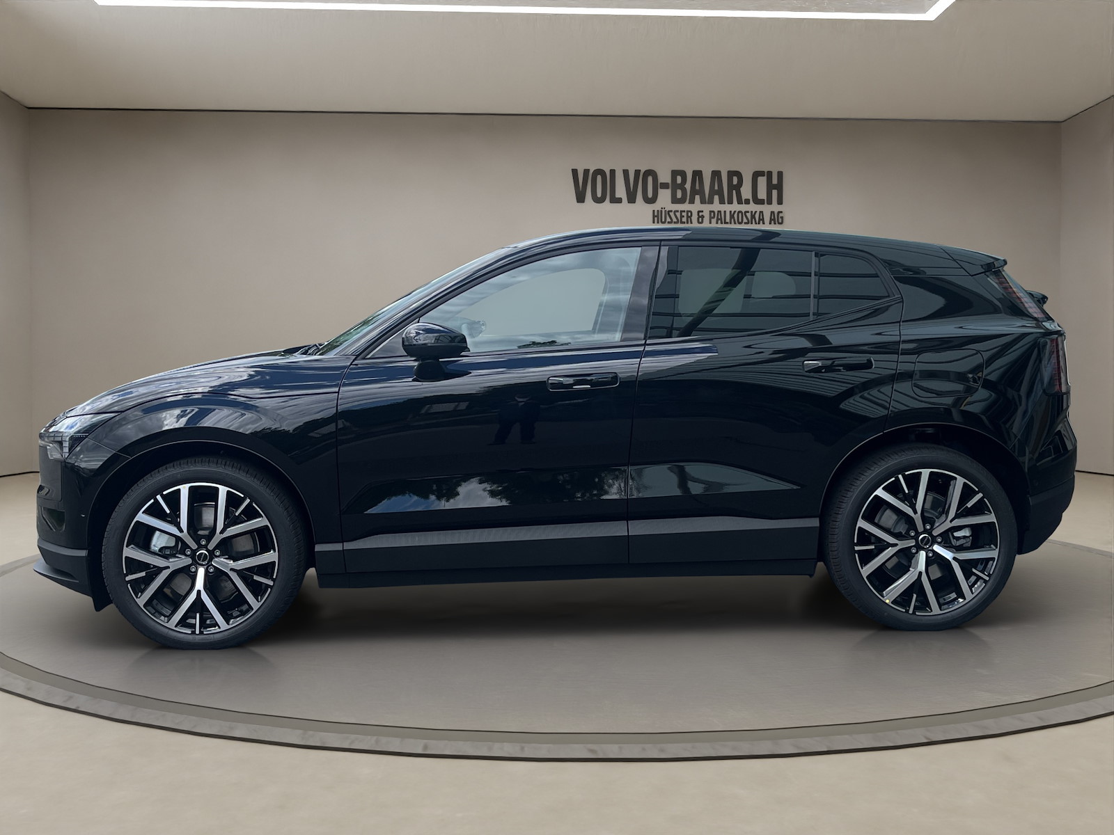 VOLVO EX 30 E60 Twin Ultra Performance Sw. Black Ed. AWD-image-1