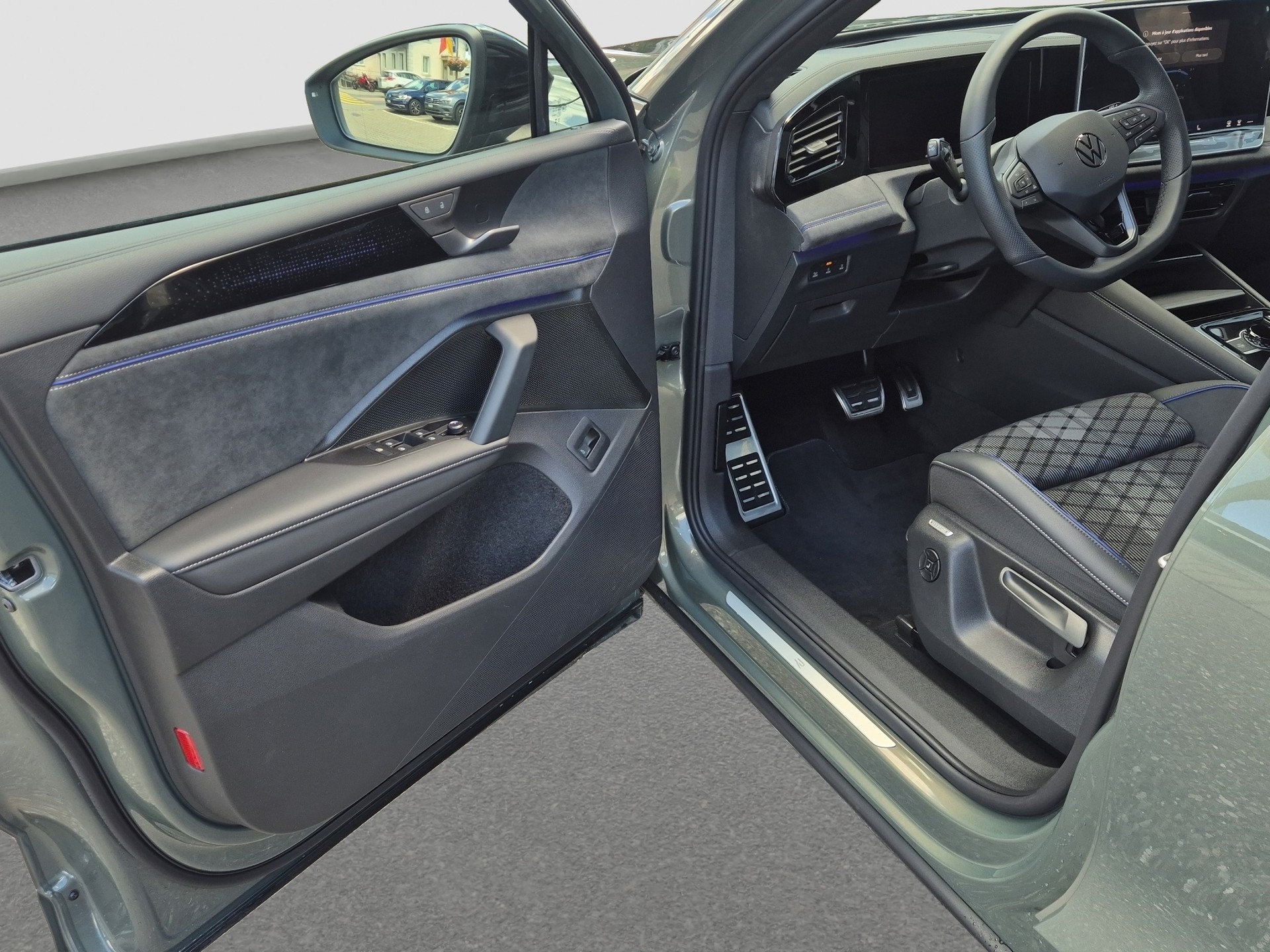 VW Tiguan 2.0 TSI DSG R-Line Plus 4Motion-image-8