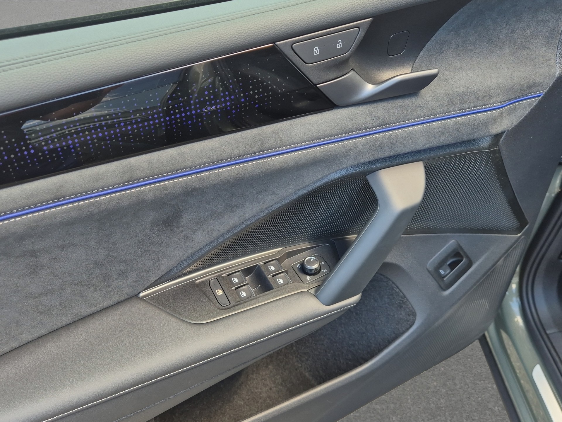 VW Tiguan 2.0 TSI DSG R-Line Plus 4Motion-image-9