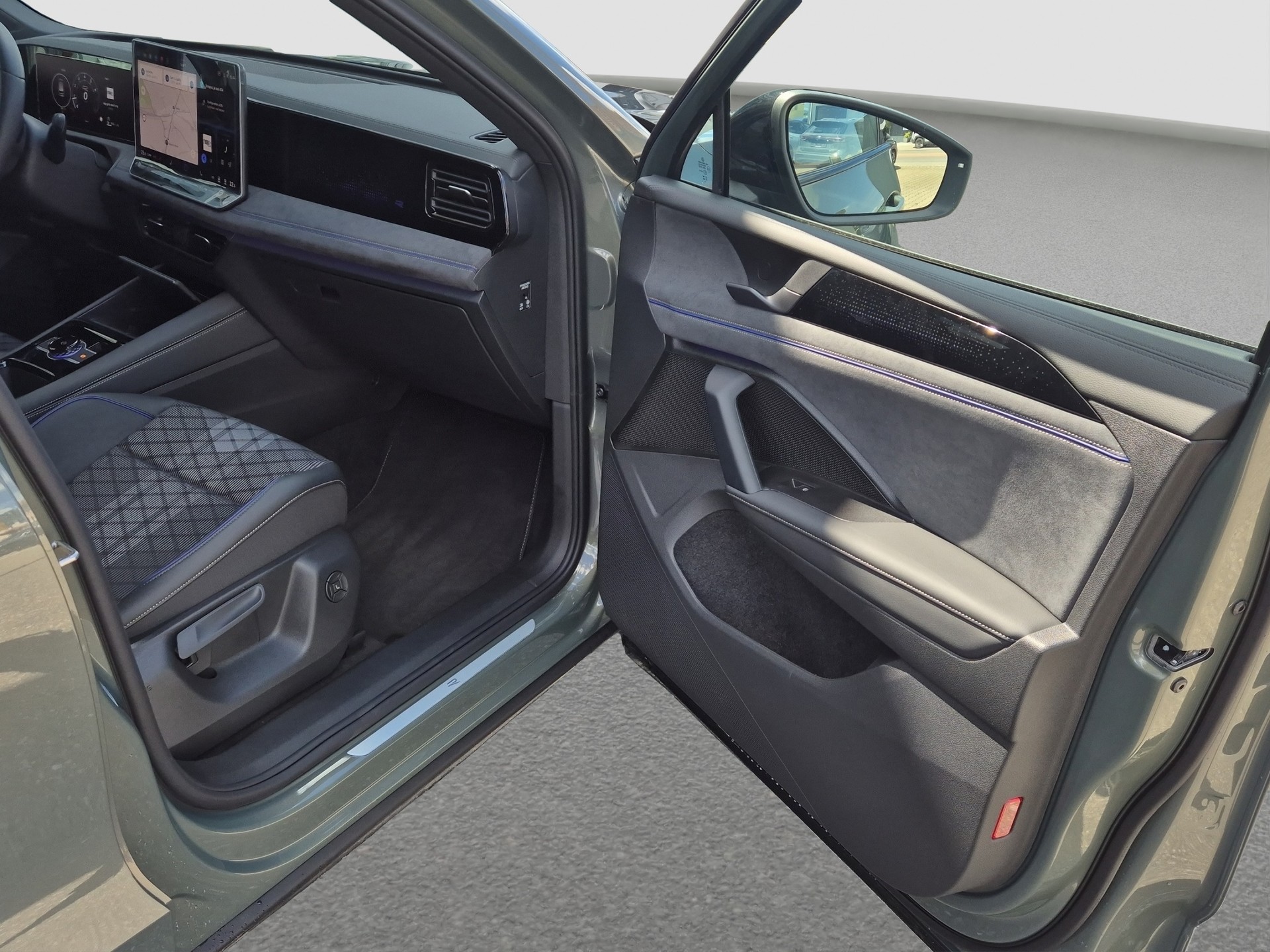 VW Tiguan 2.0 TSI DSG R-Line Plus 4Motion-image-15
