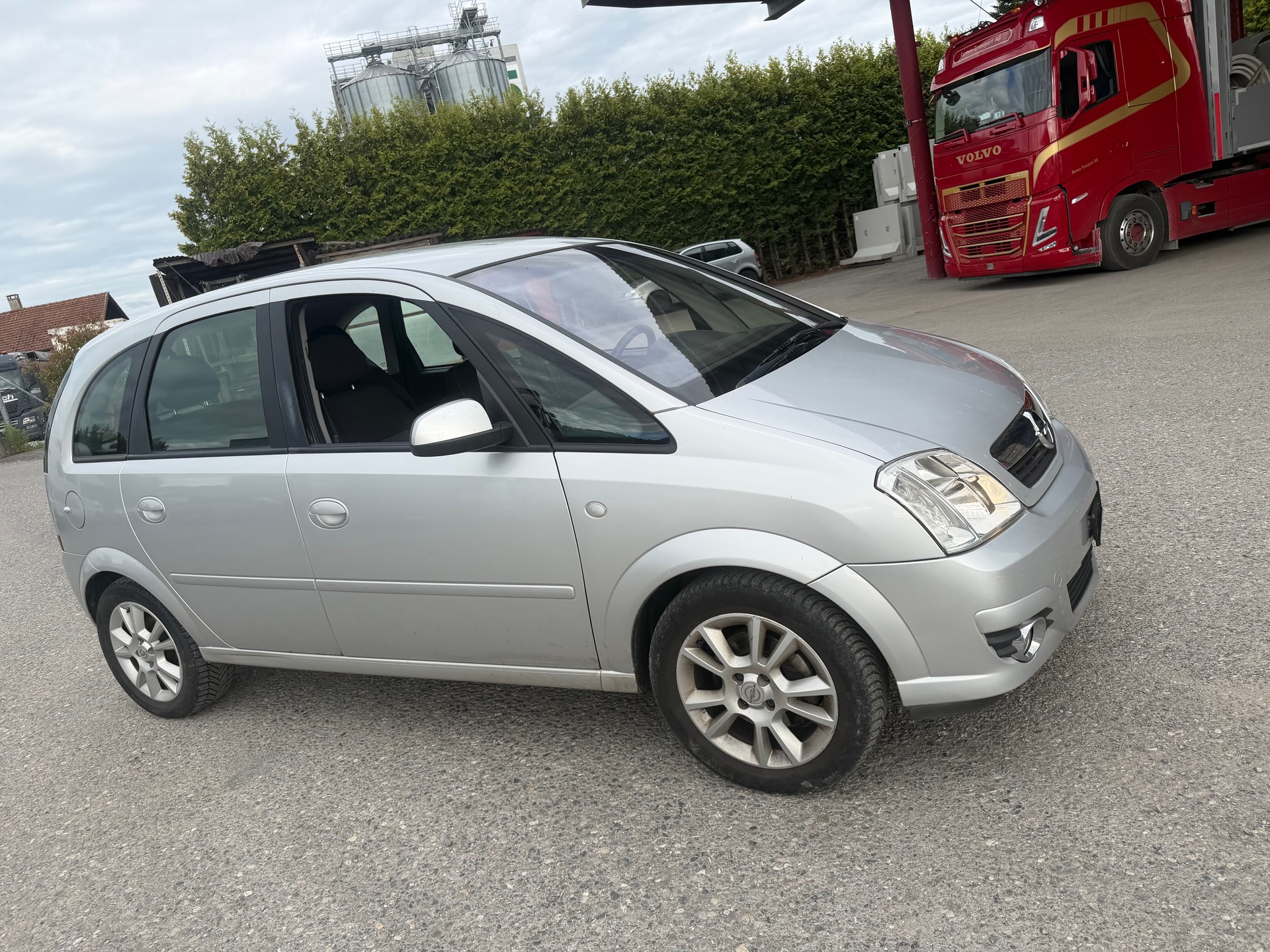 OPEL Meriva 1.8i 16V Cosmo-image-1