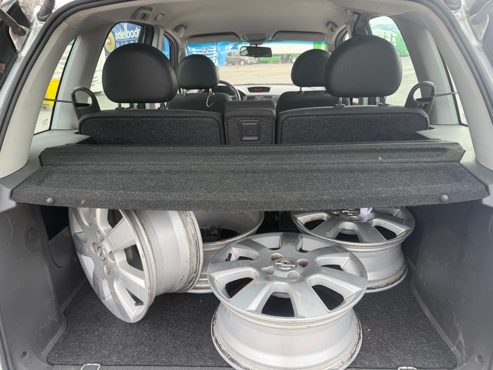 OPEL Meriva 1.8i 16V Cosmo-image-10