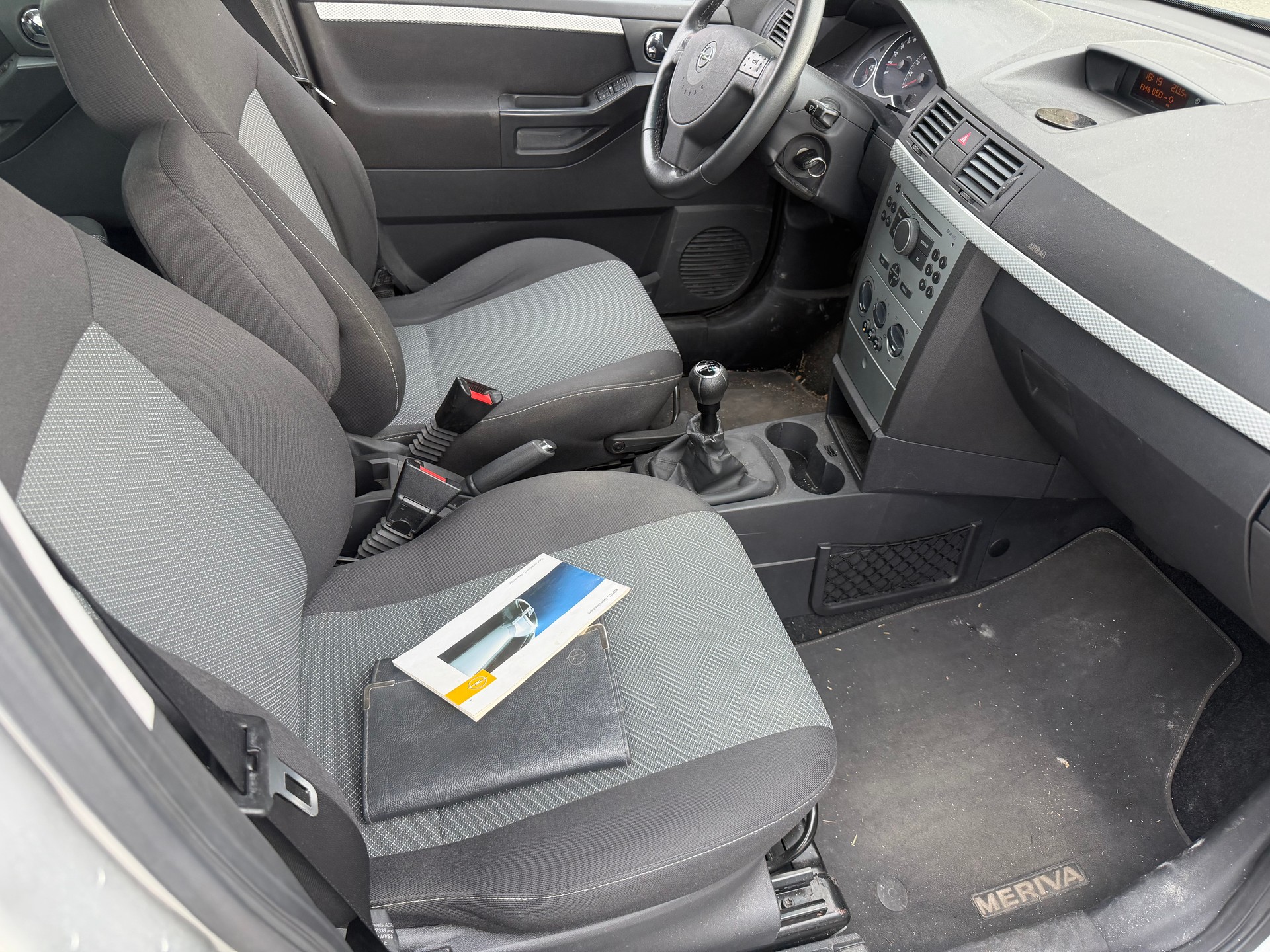 OPEL Meriva 1.8i 16V Cosmo-image-8